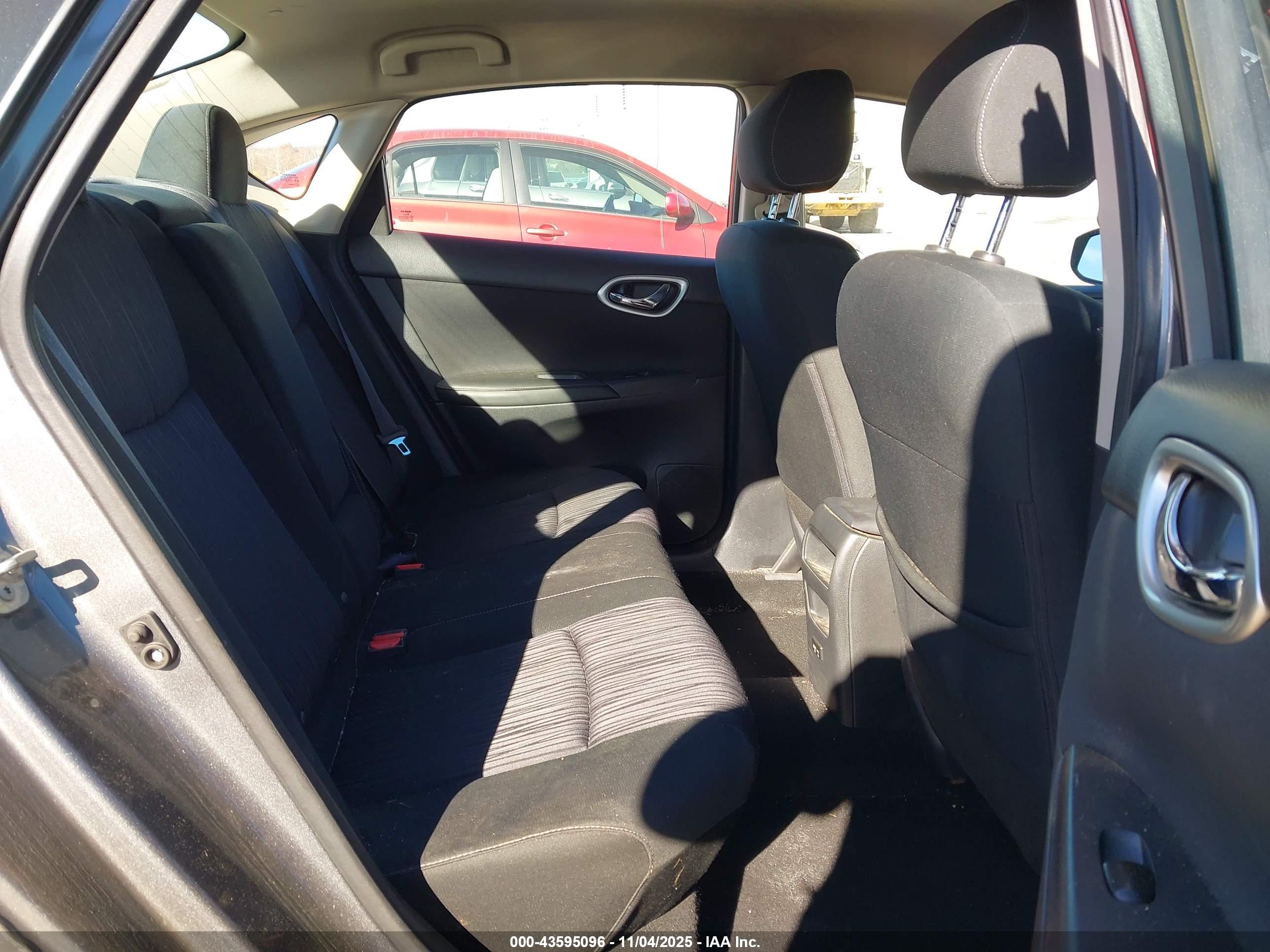 NISSAN SENTRA image 8