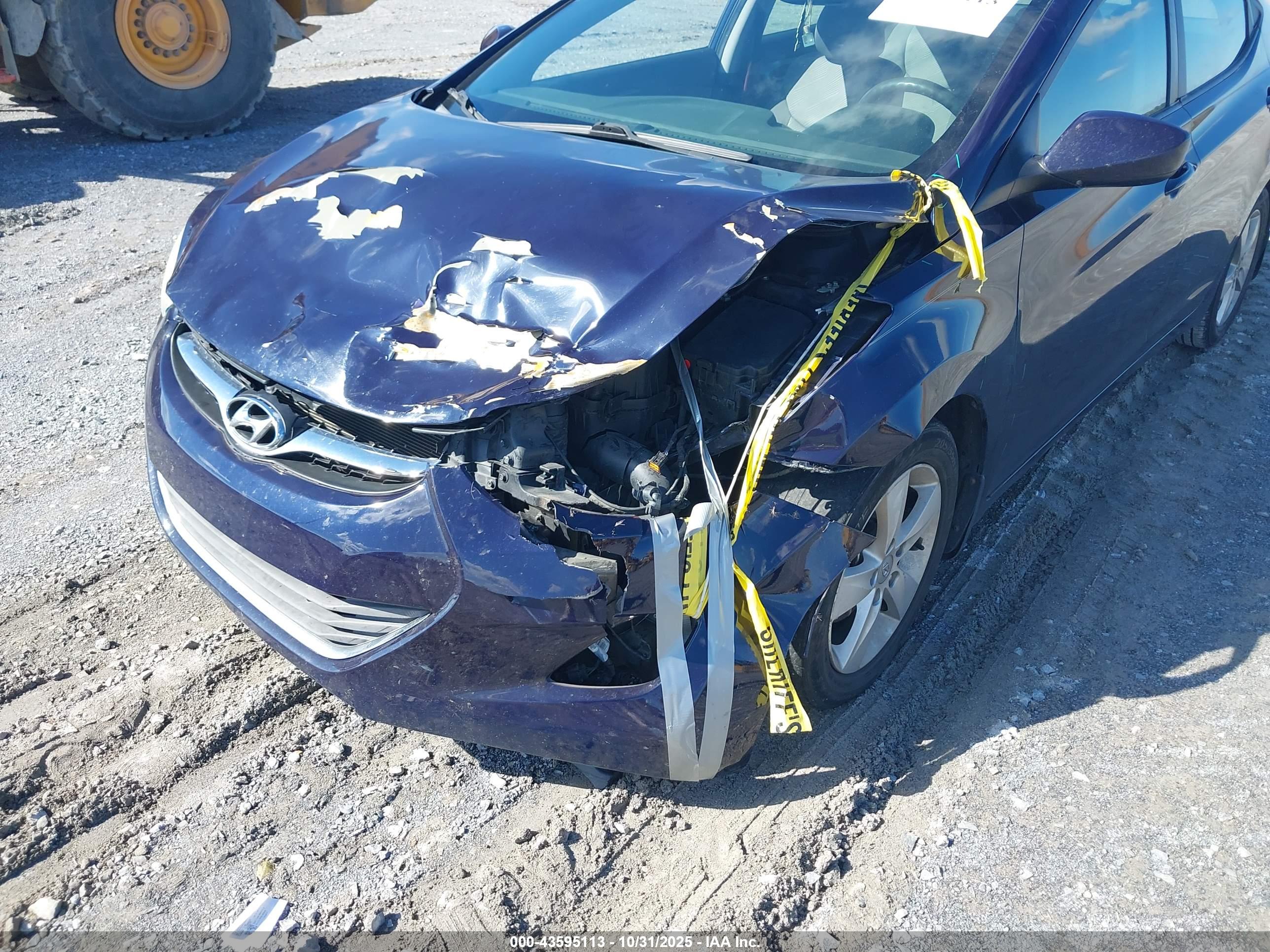 HYUNDAI ELANTRA image 6