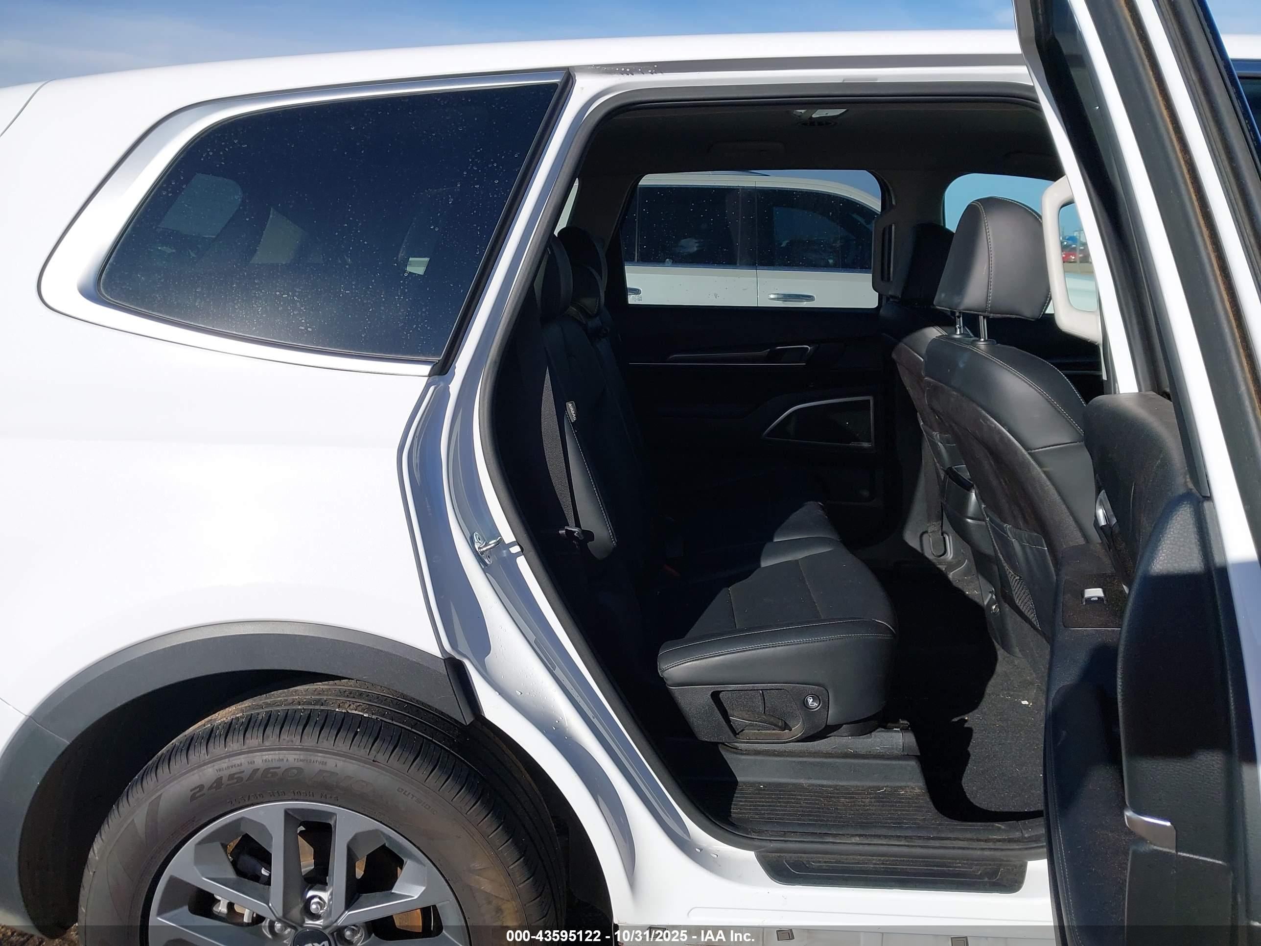 KIA TELLURIDE image 8
