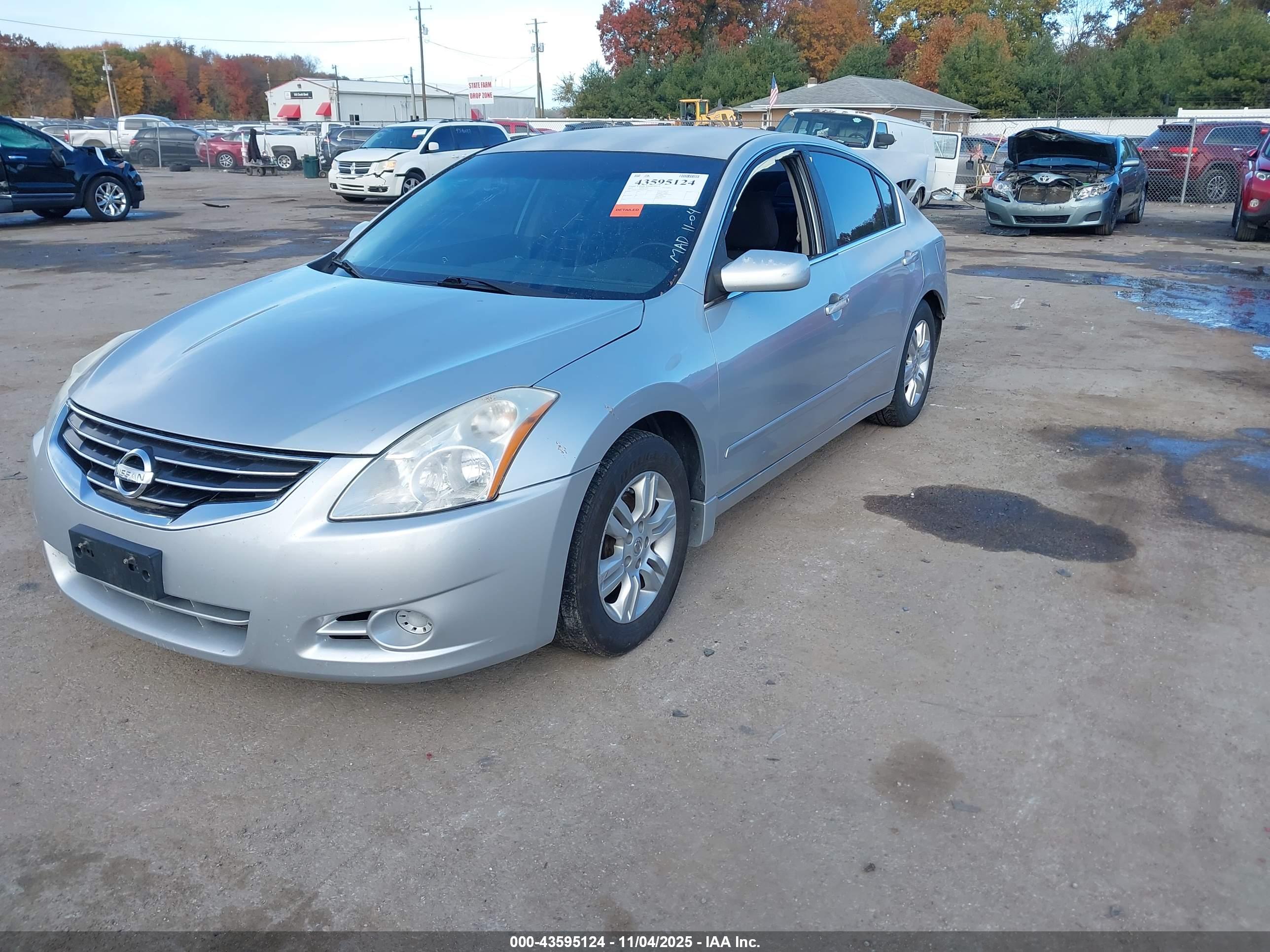 NISSAN ALTIMA image 2