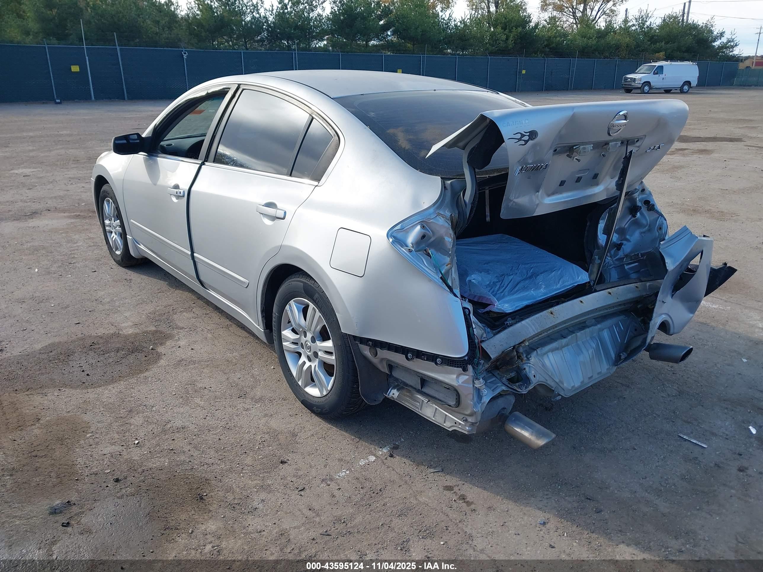 NISSAN ALTIMA image 3