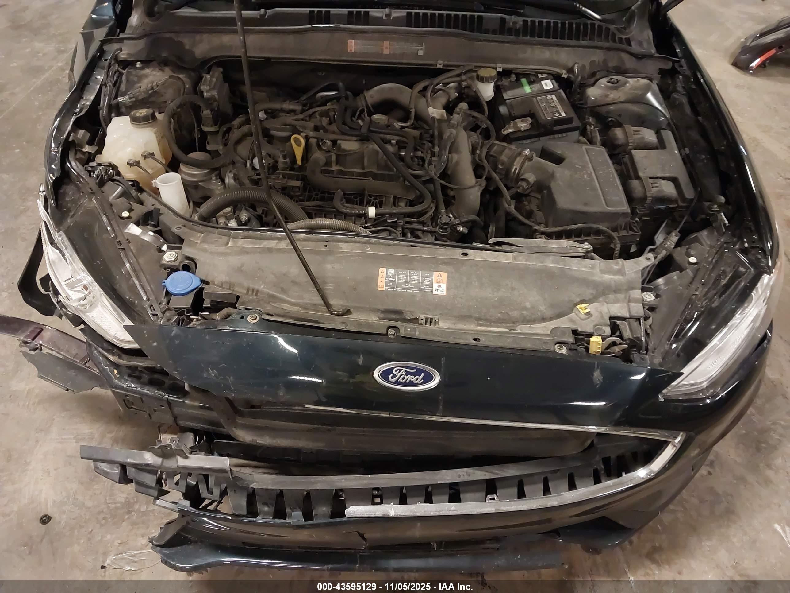 FORD FUSION image 10