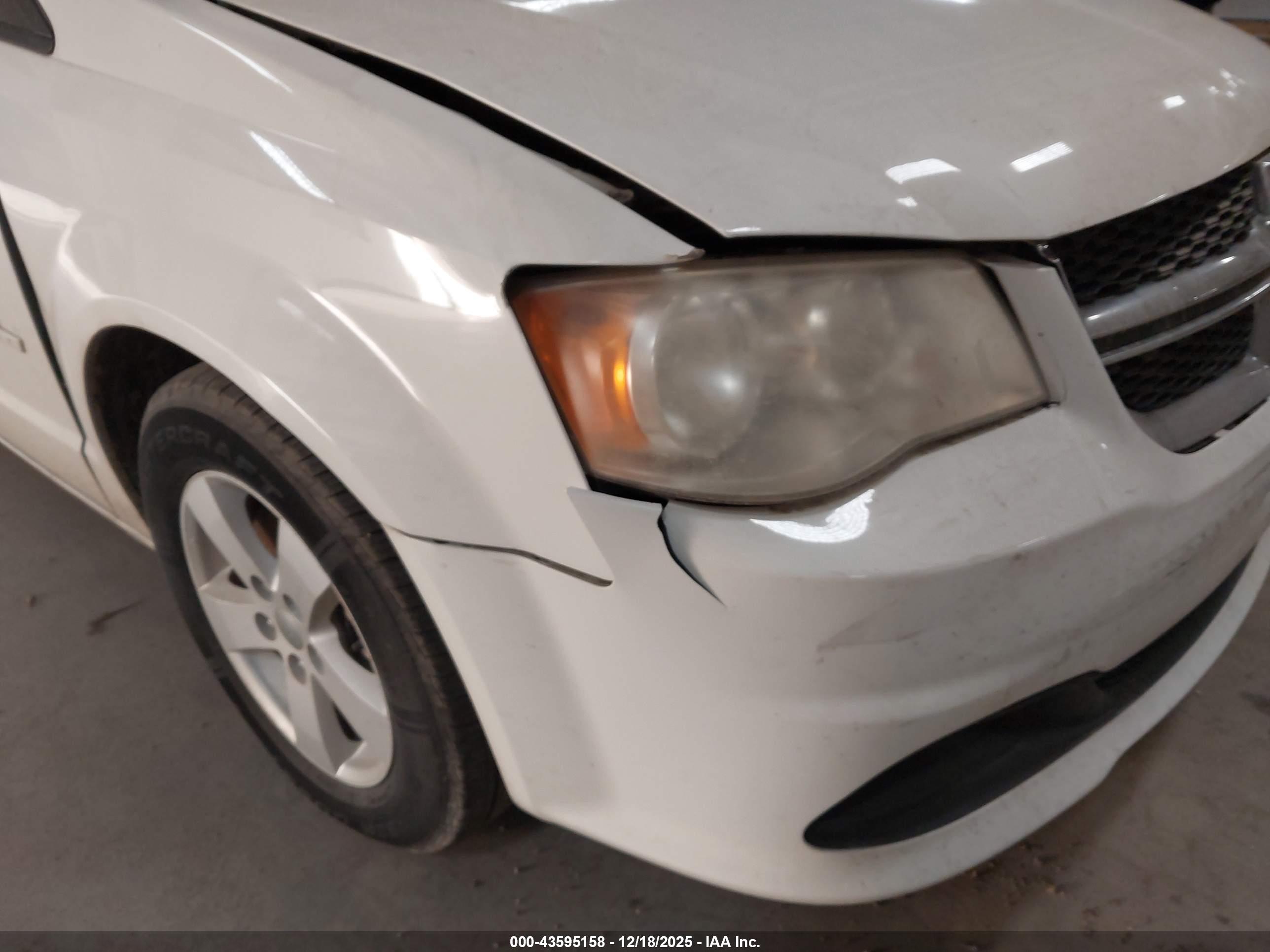DODGE GRAND image 6
