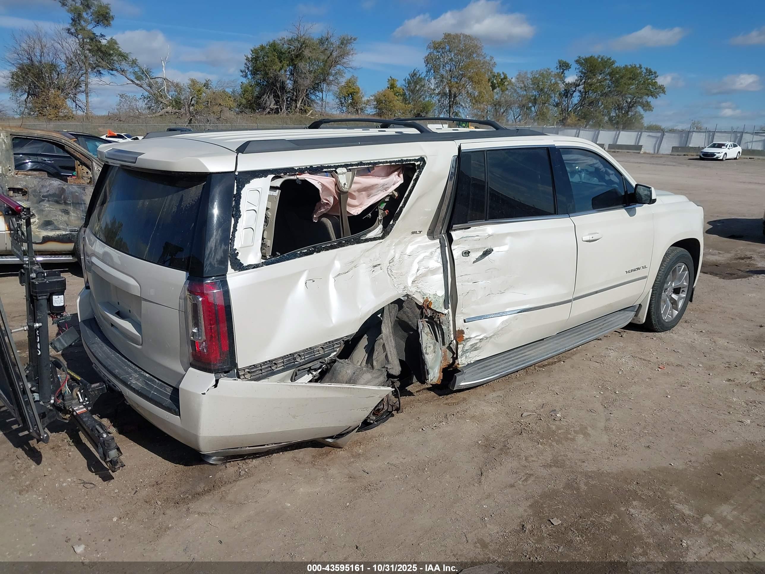 GMC YUKON image 4