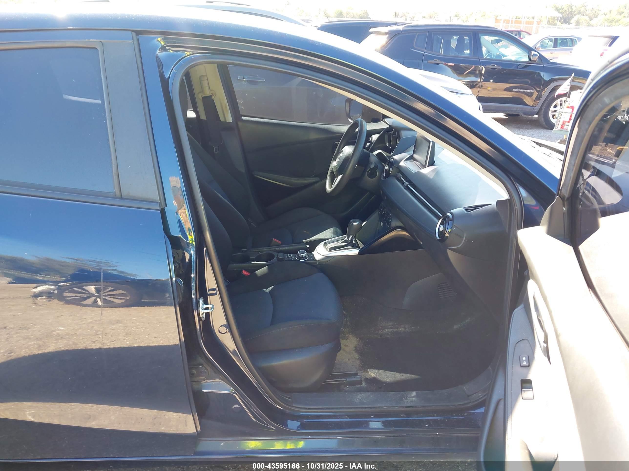 TOYOTA YARIS image 5