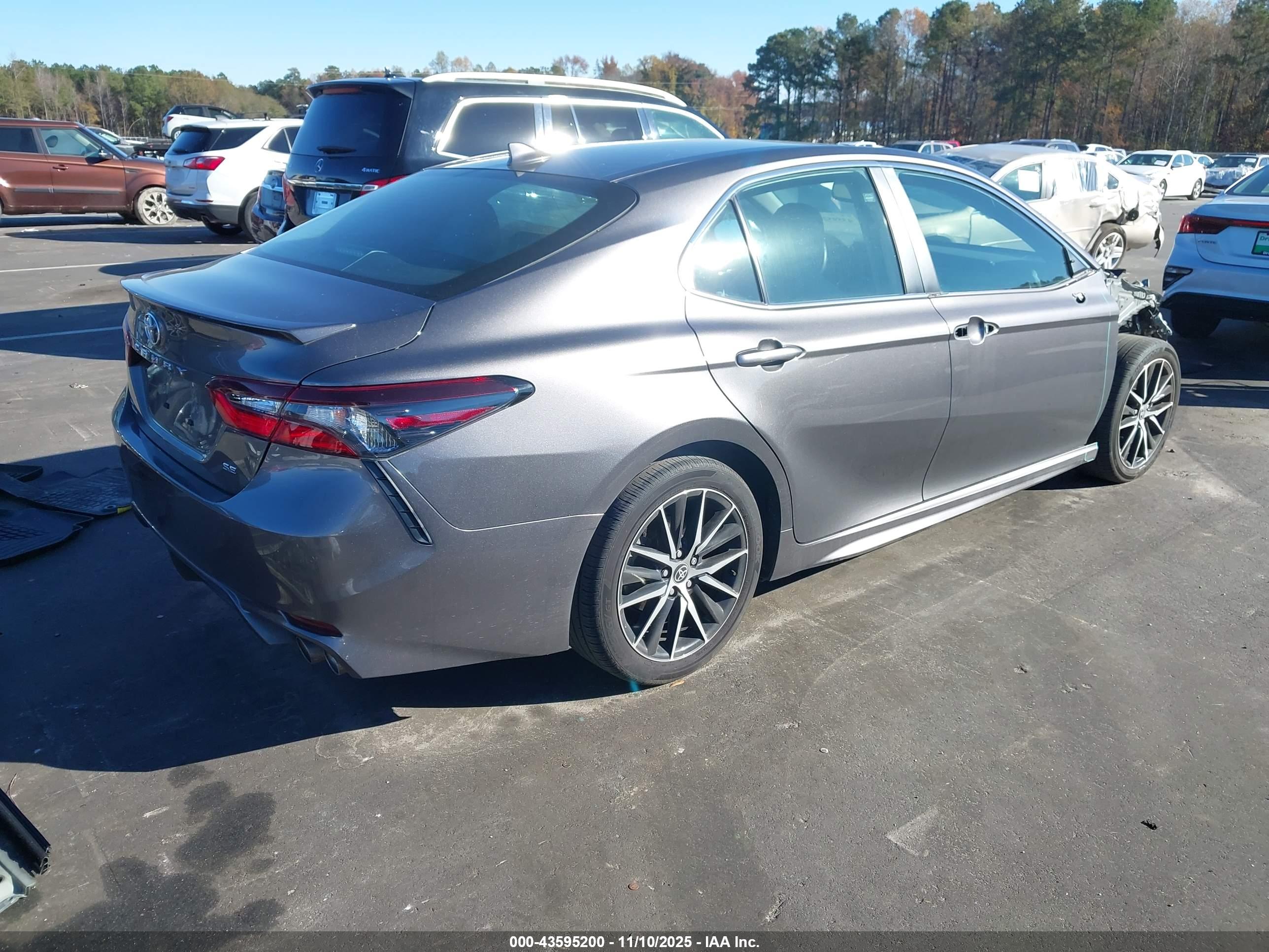 TOYOTA CAMRY image 4