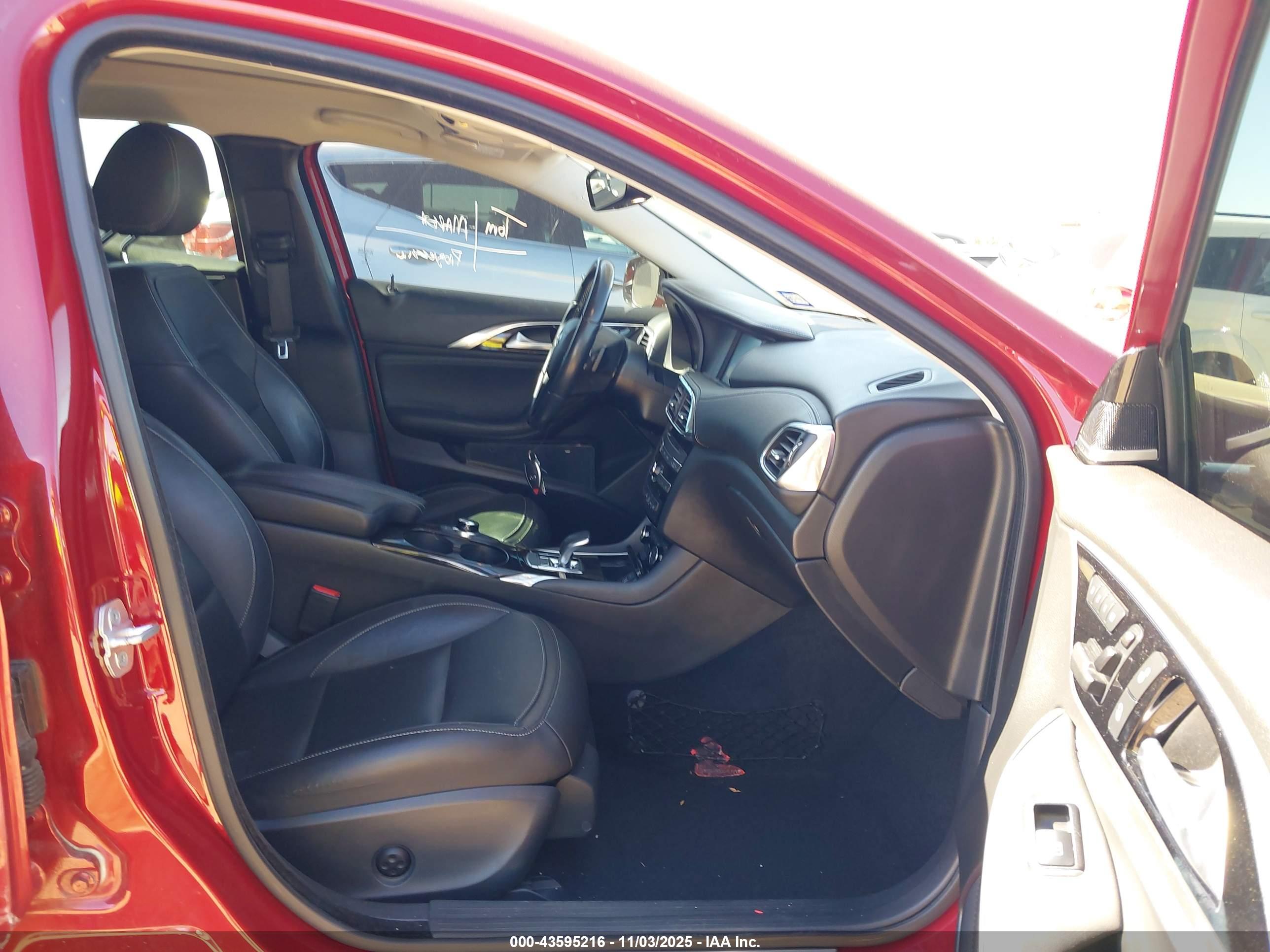 INFINITI QX30 image 5