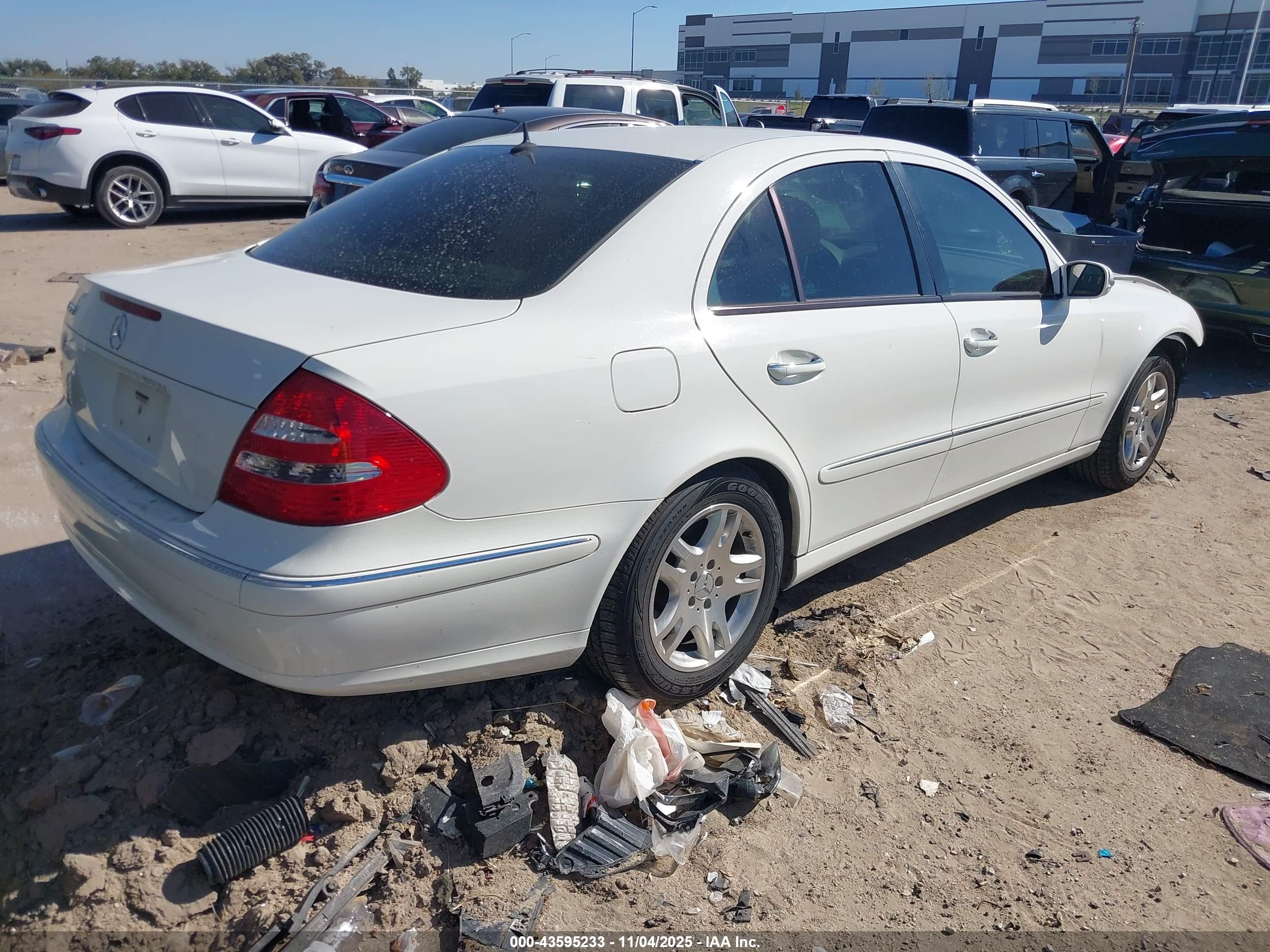 MERCEDES-BENZ E image 4