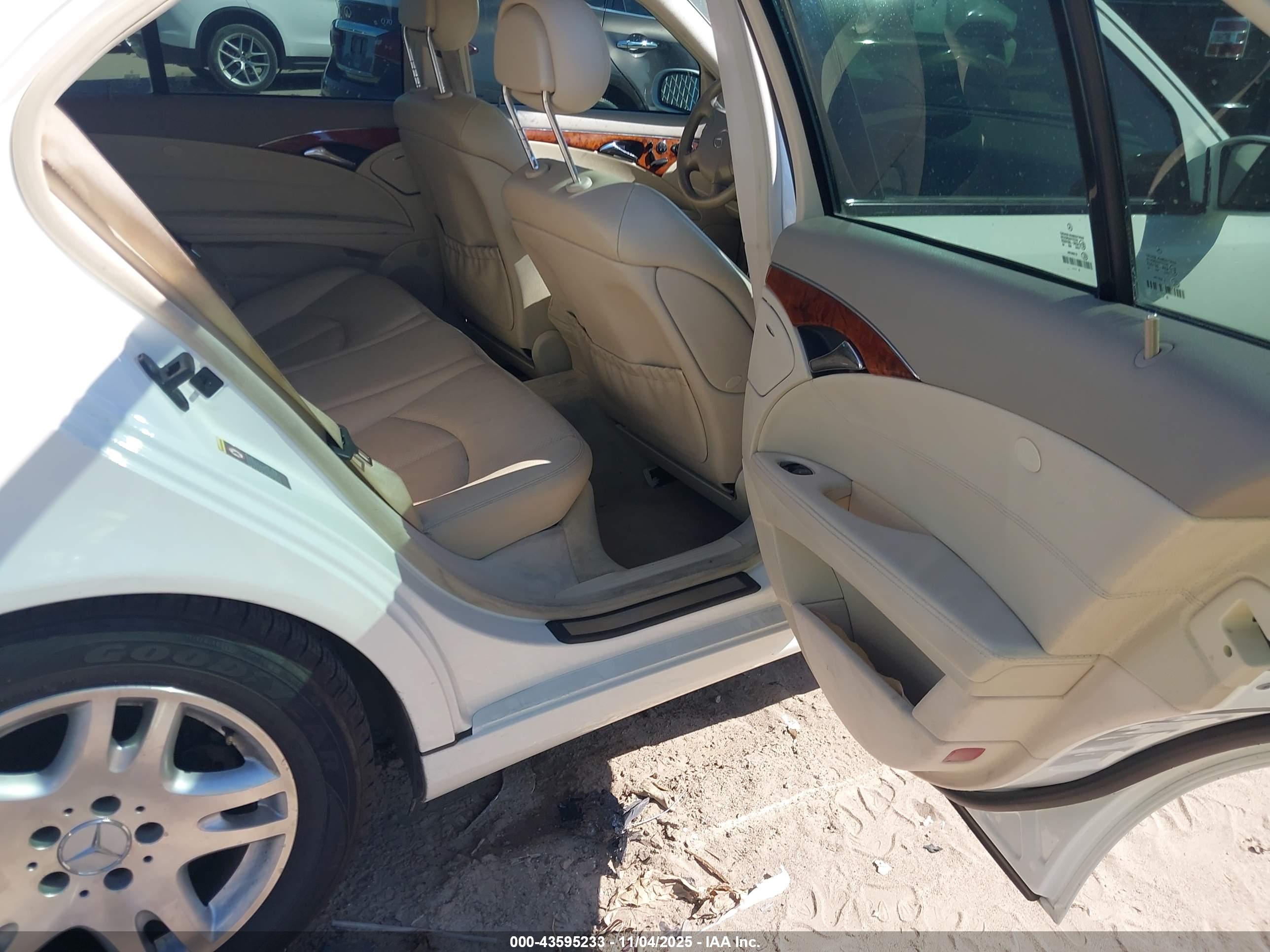 MERCEDES-BENZ E image 8