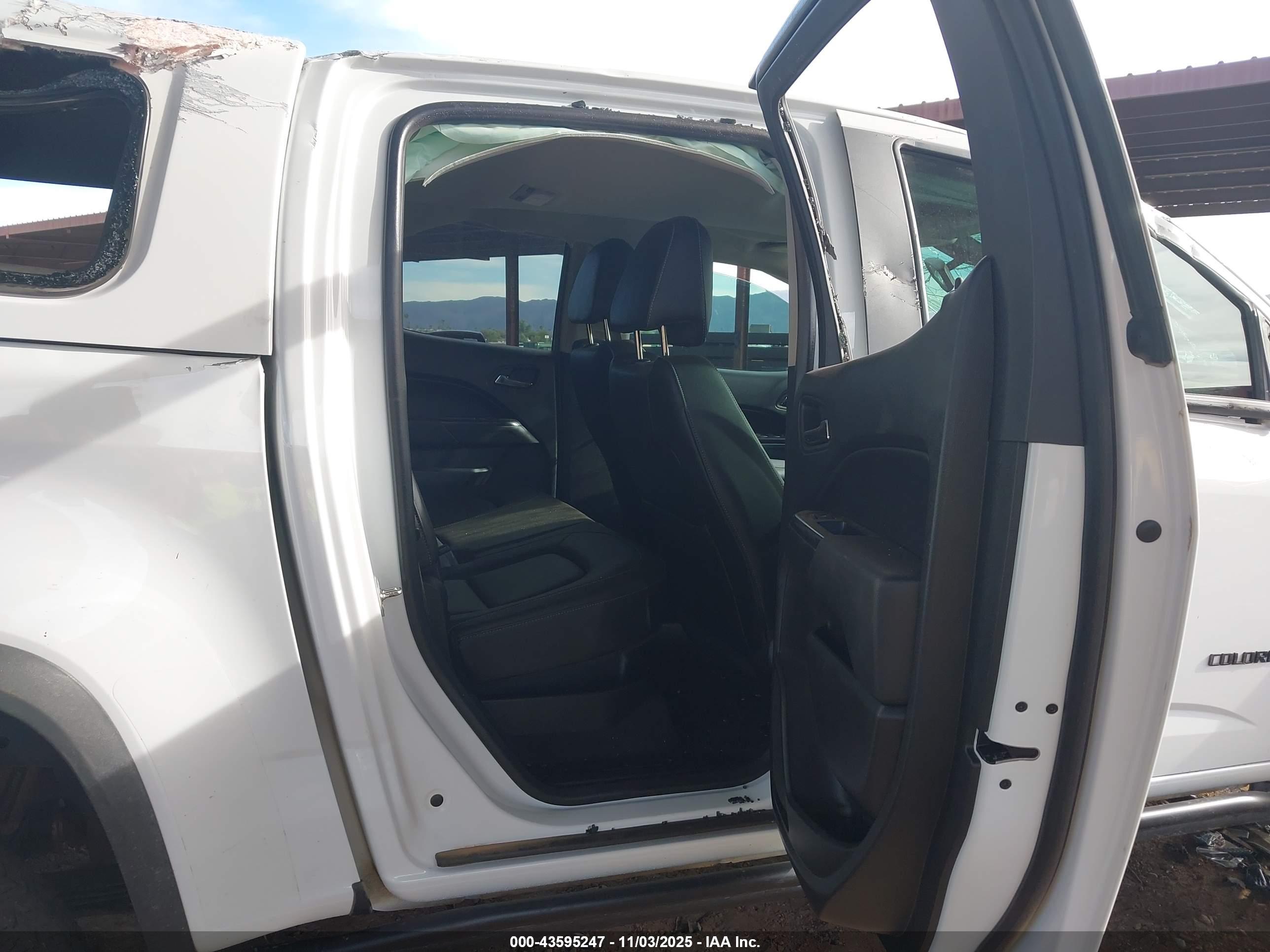CHEVROLET COLORADO image 8