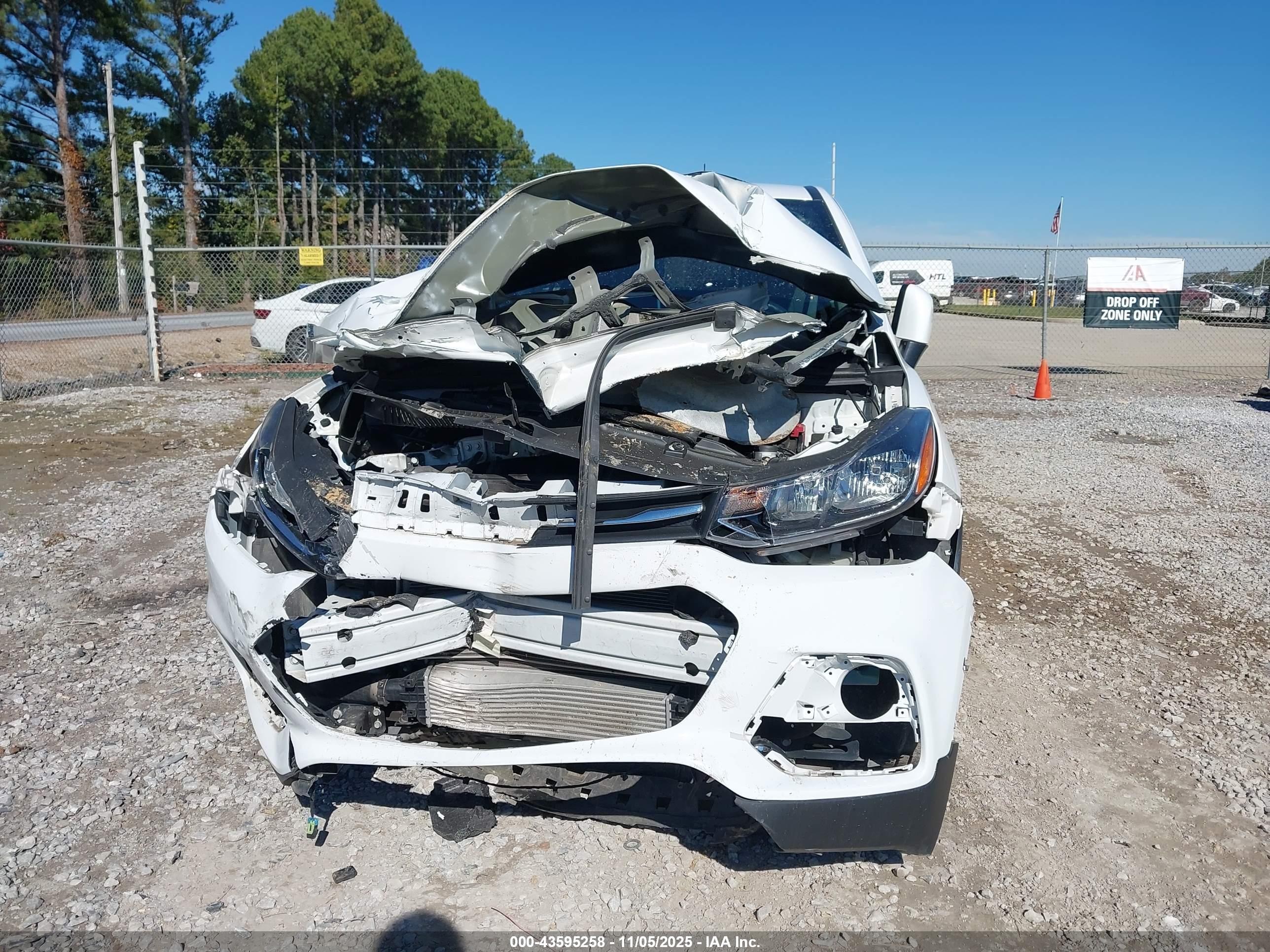 CHEVROLET TRAX image 6