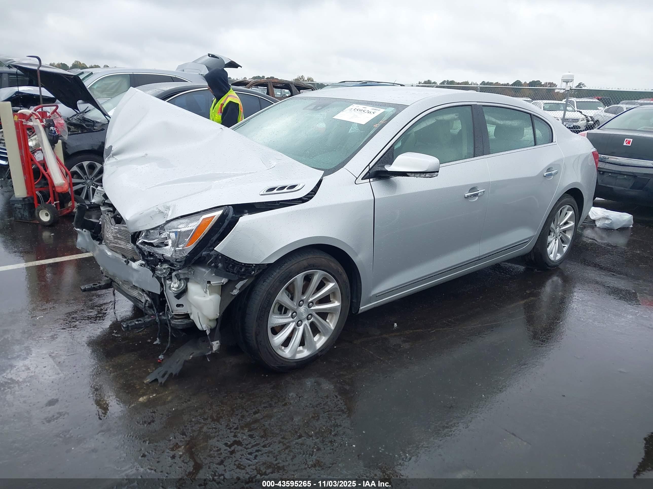 BUICK LACROSSE image 2