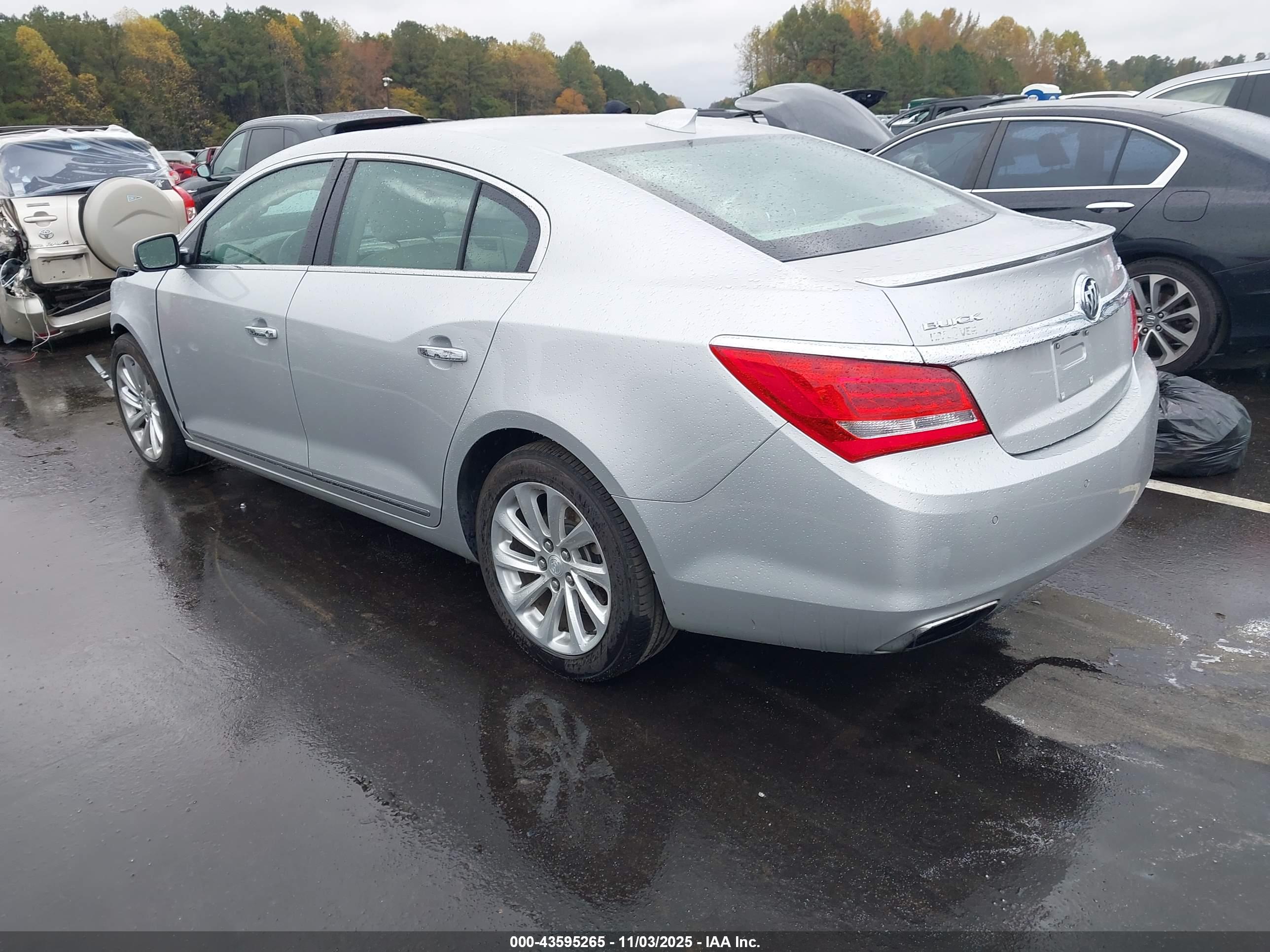 BUICK LACROSSE image 3