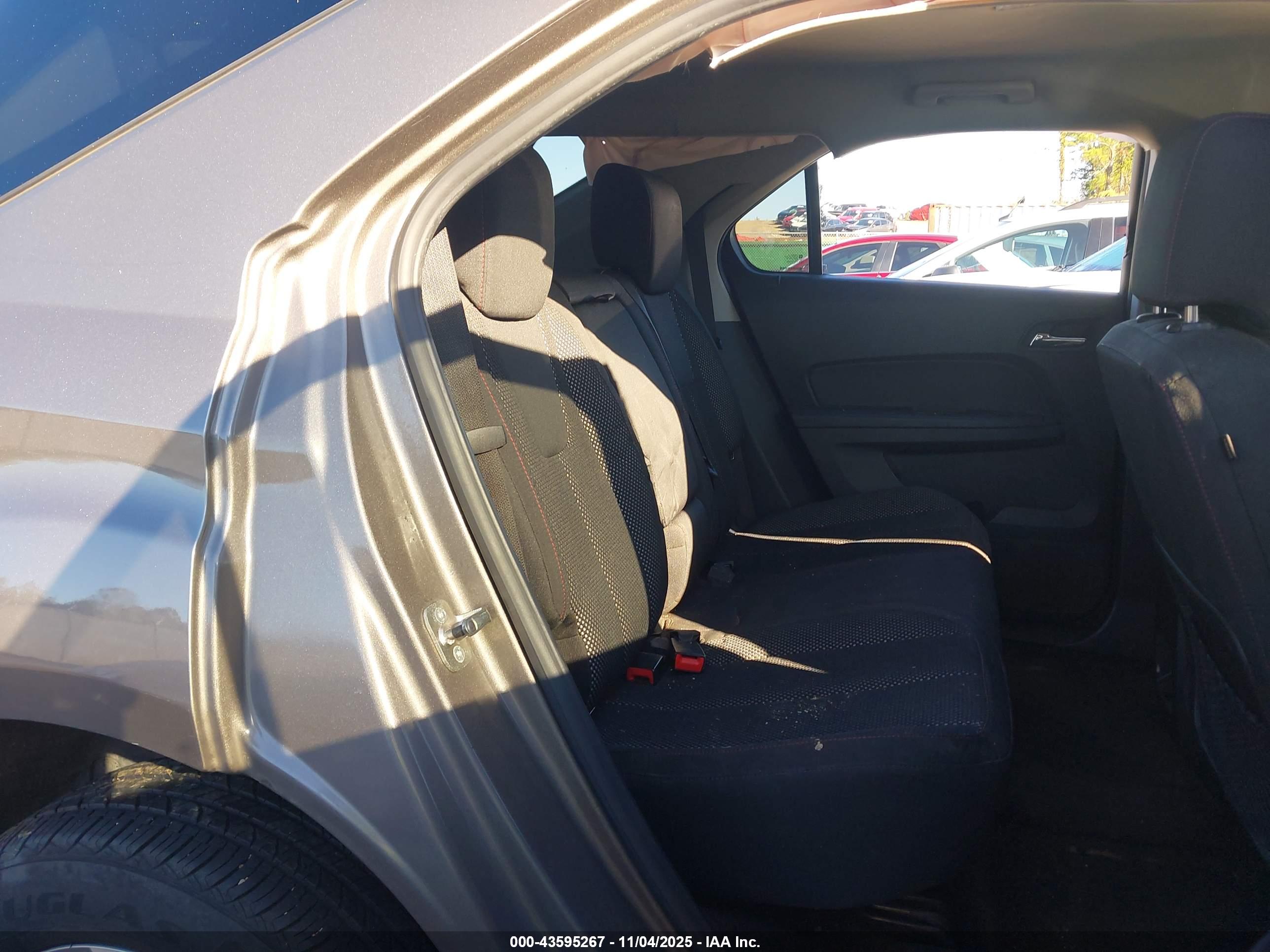 CHEVROLET EQUINOX image 8