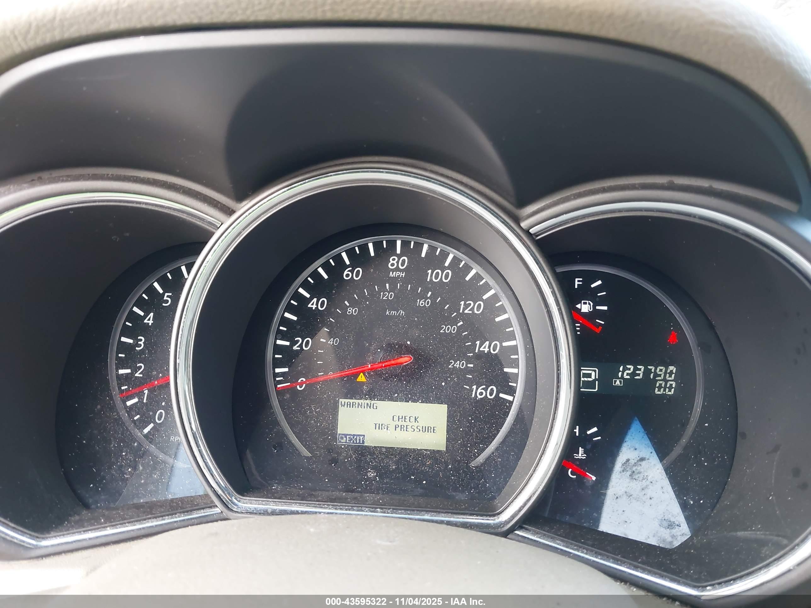NISSAN MURANO image 7
