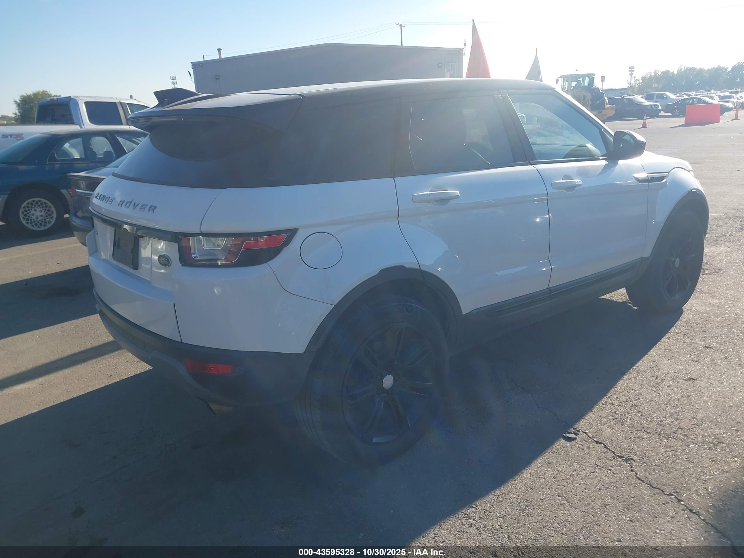 LAND ROVER image 4