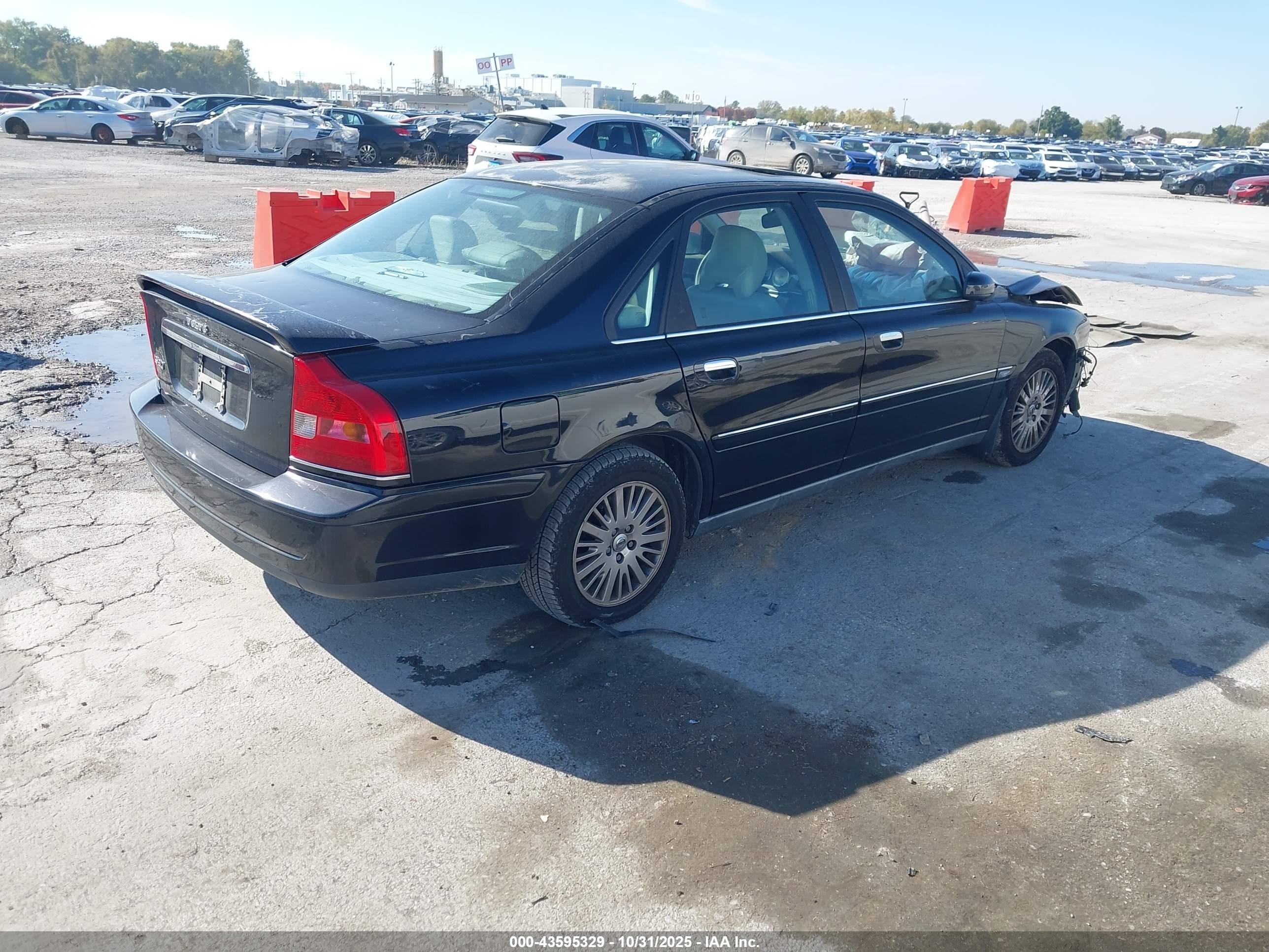 VOLVO S80 image 4