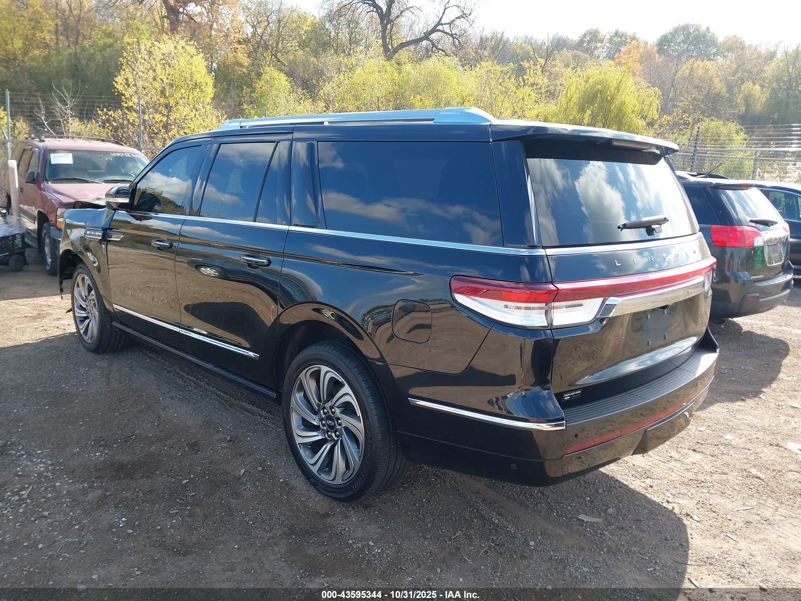 LINCOLN NAVIGATOR image 3