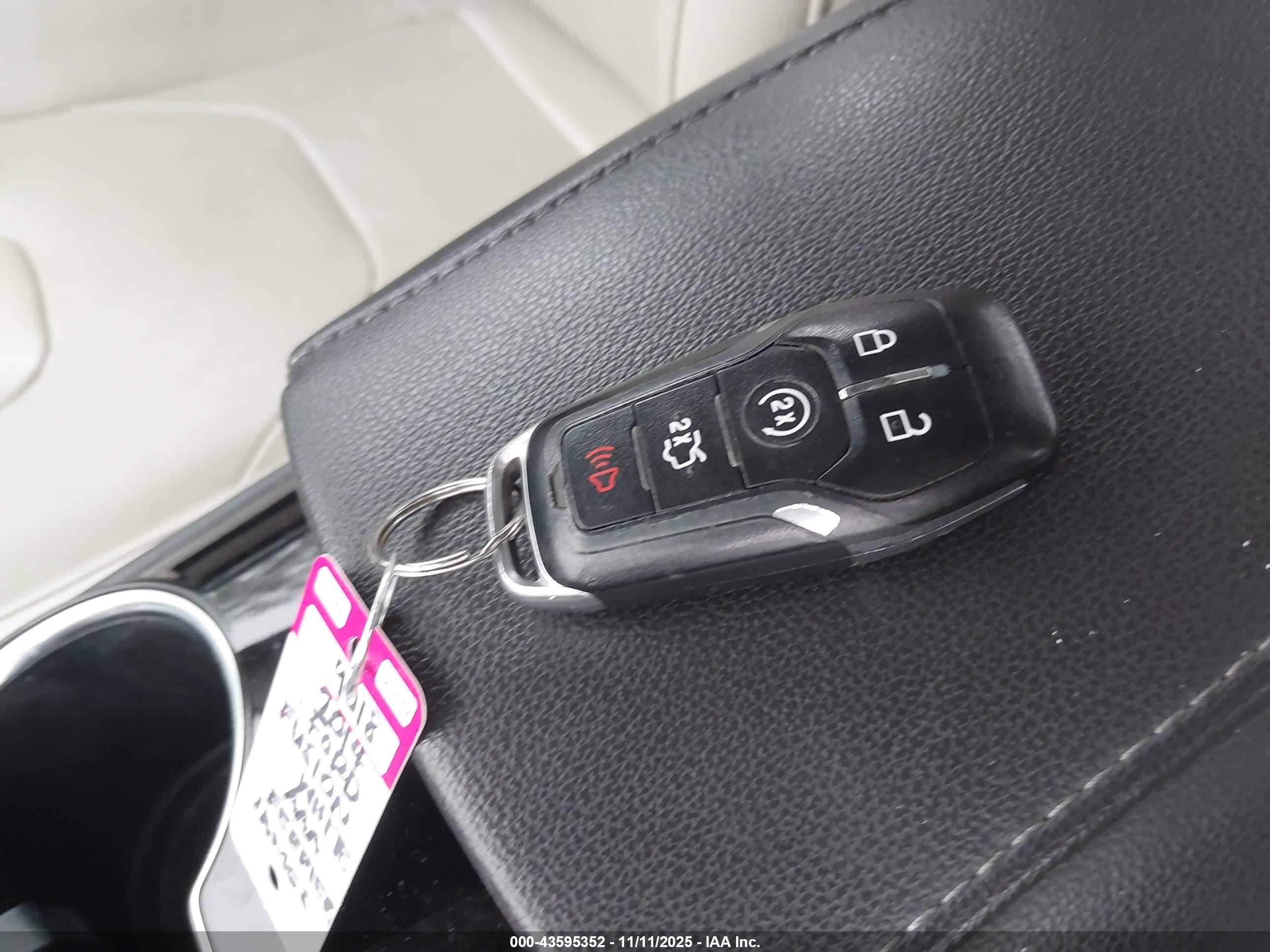 FORD FUSION image 11