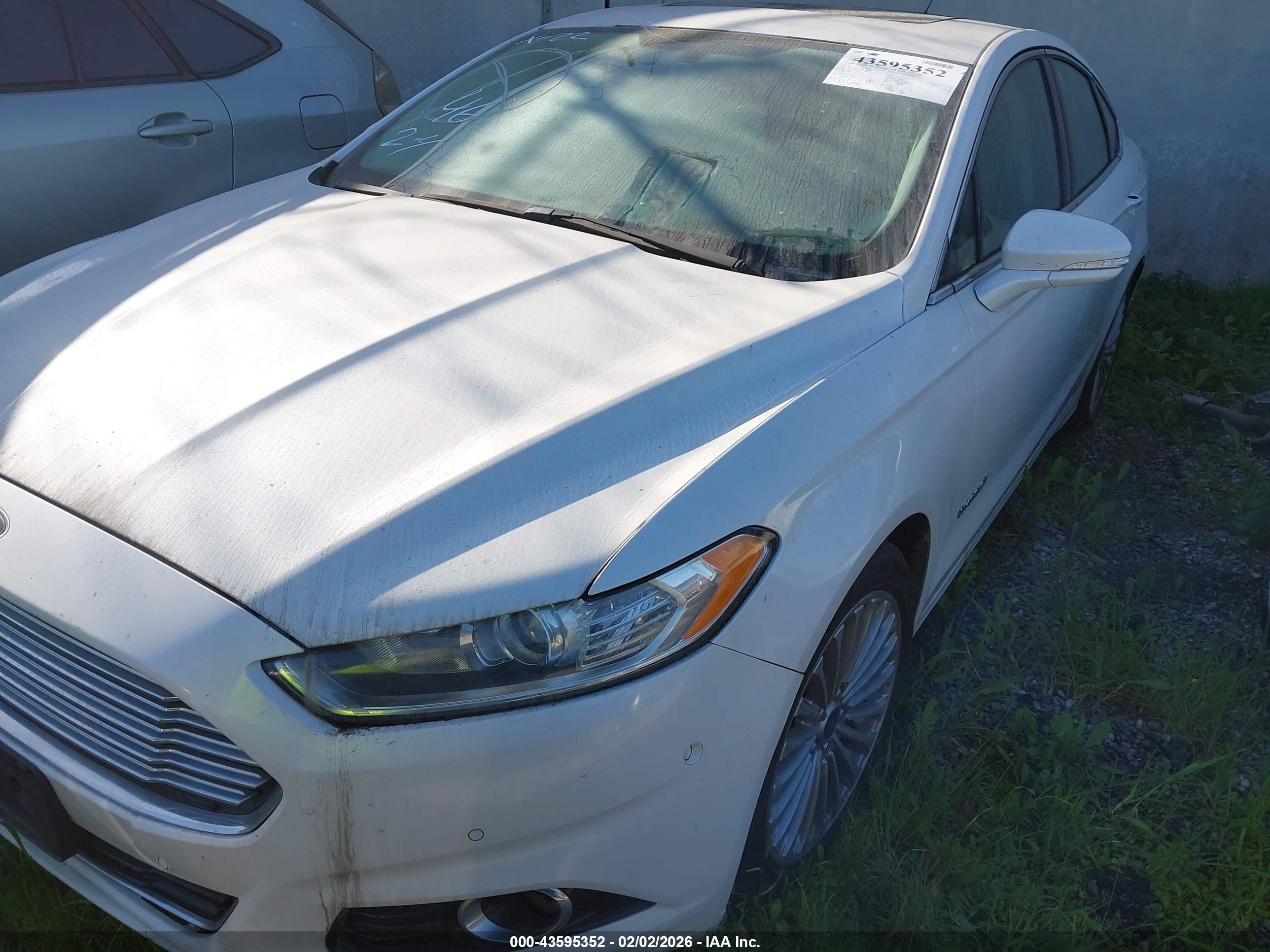 FORD FUSION image 2