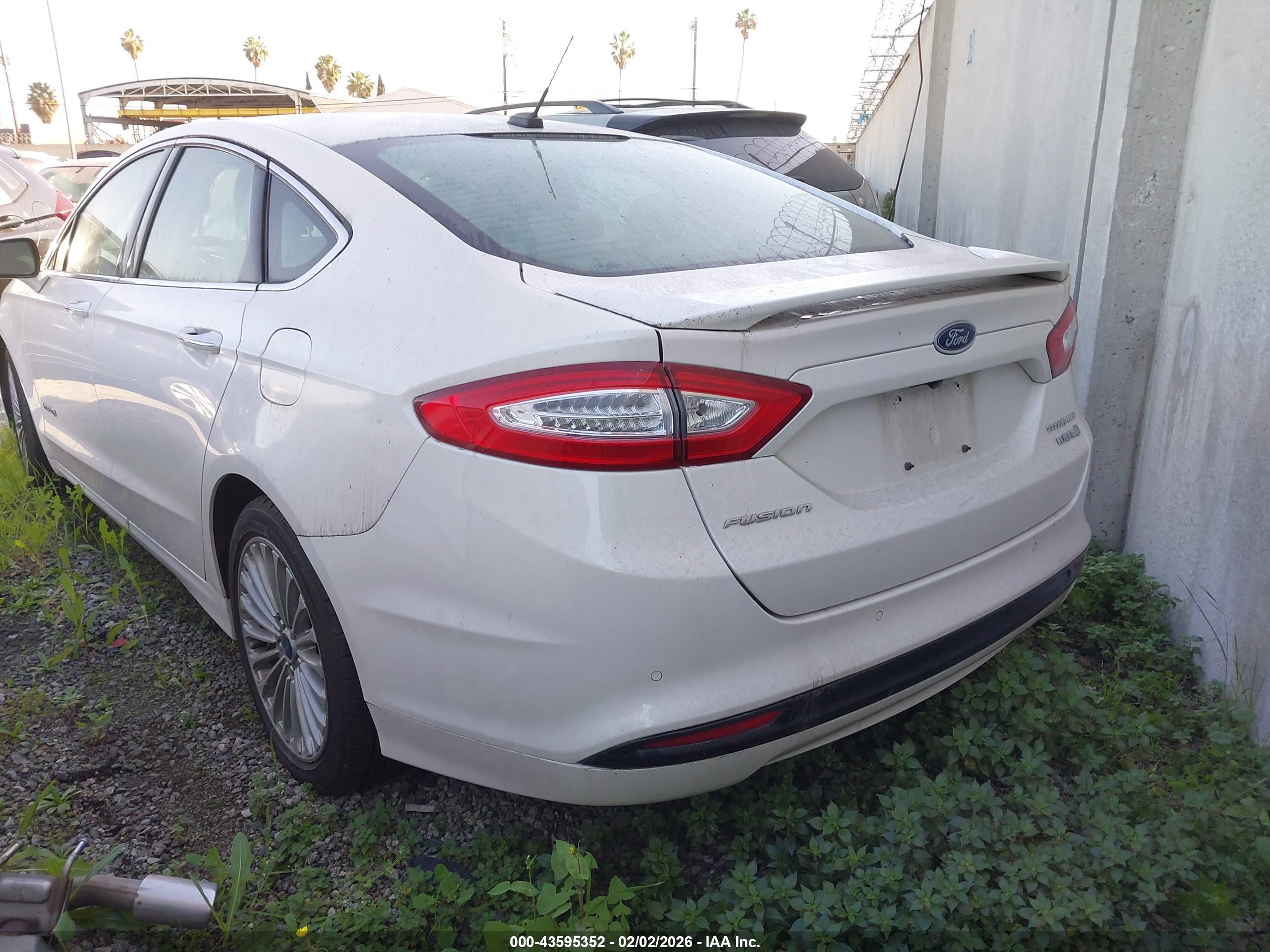 FORD FUSION image 3
