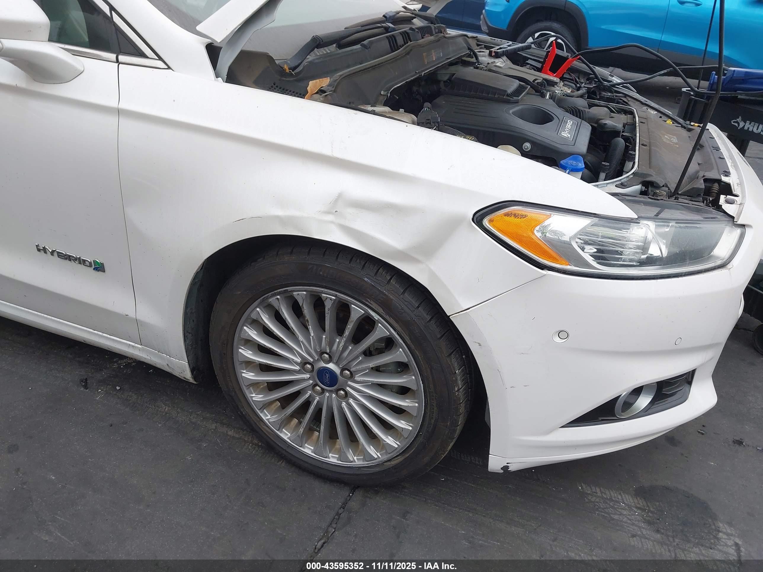 FORD FUSION image 6