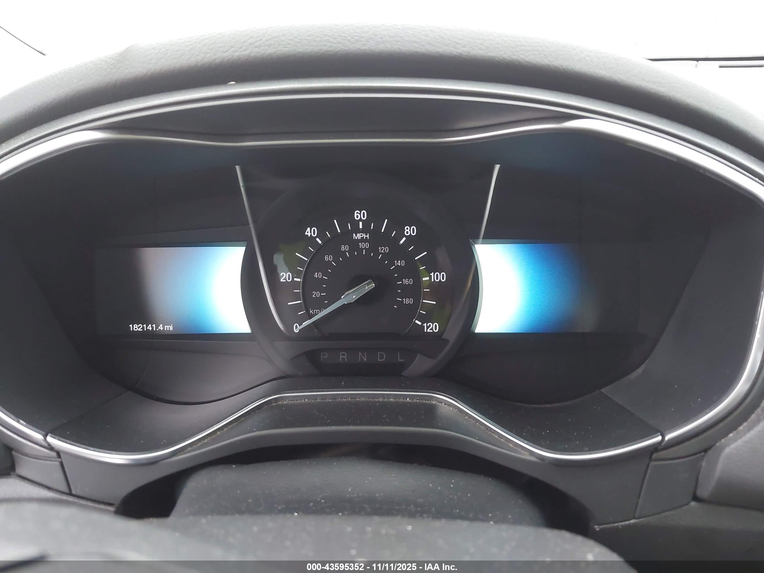 FORD FUSION image 7