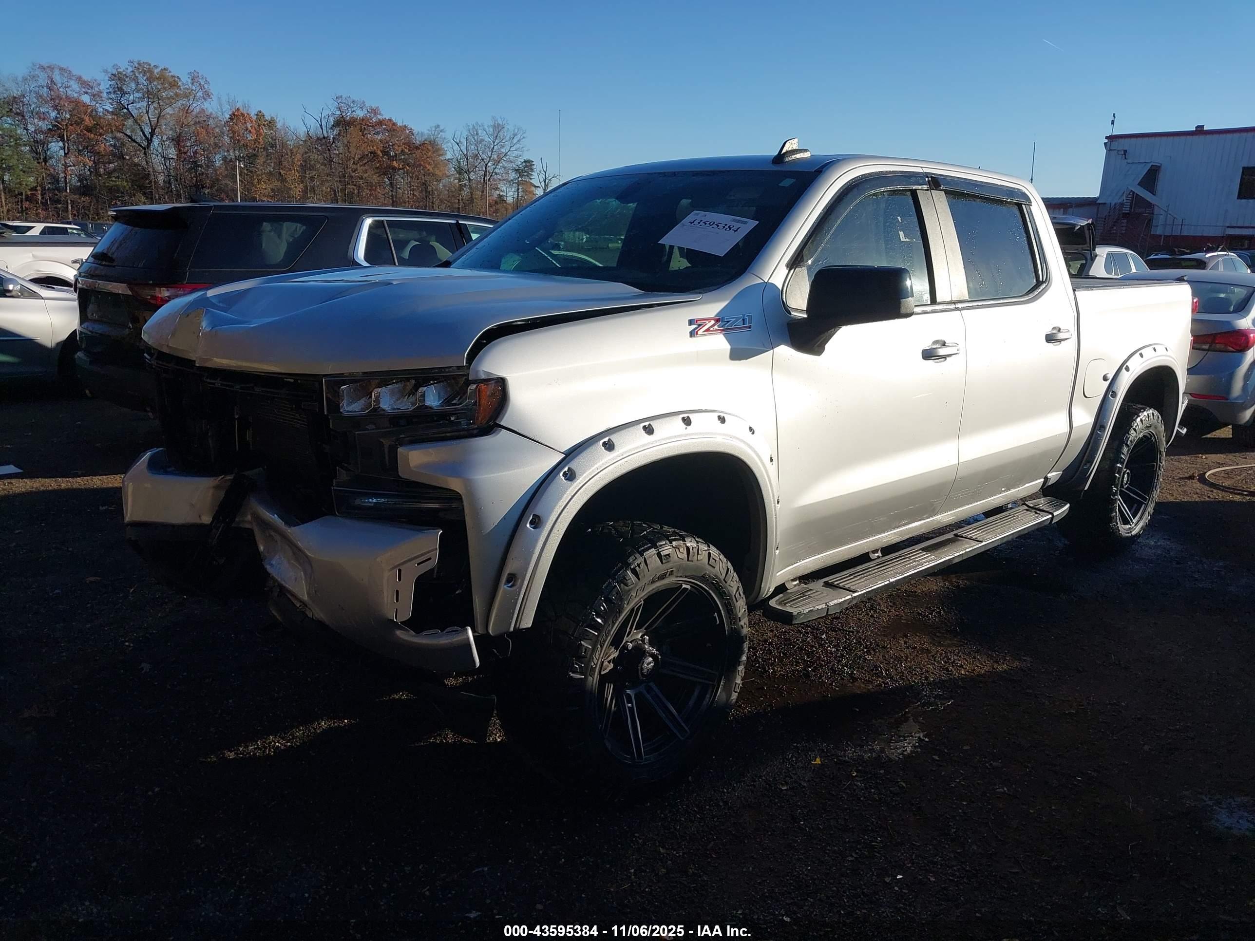 CHEVROLET SILVERADO image 2