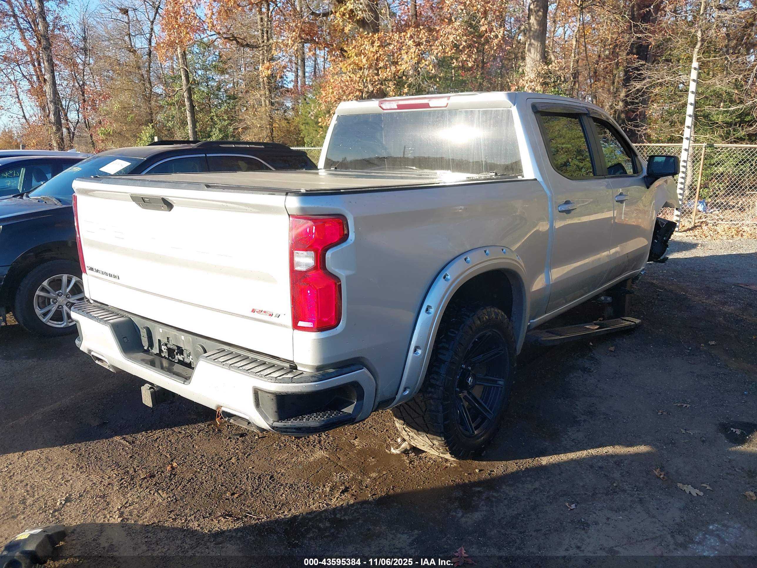 CHEVROLET SILVERADO image 4