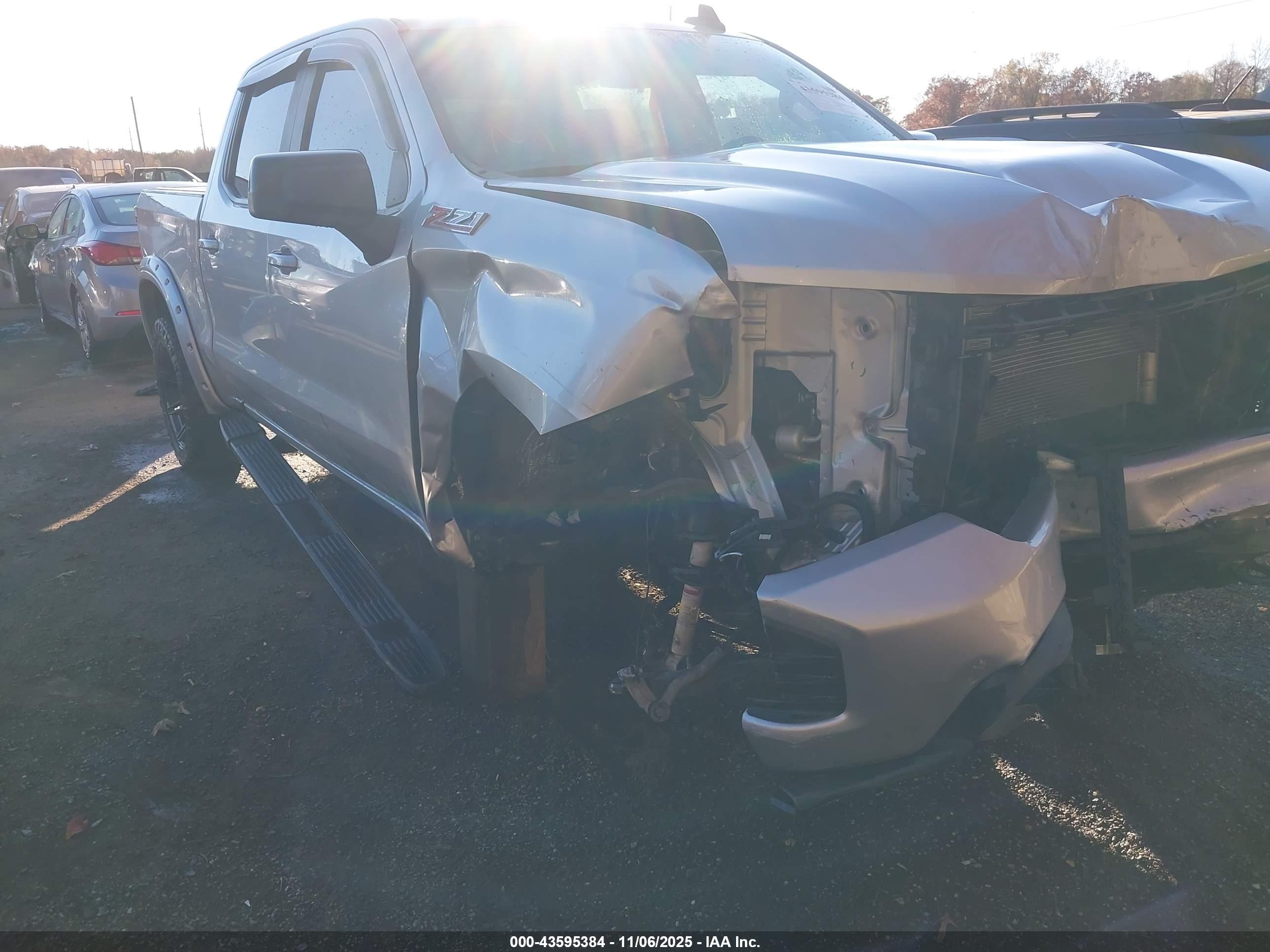 CHEVROLET SILVERADO image 6