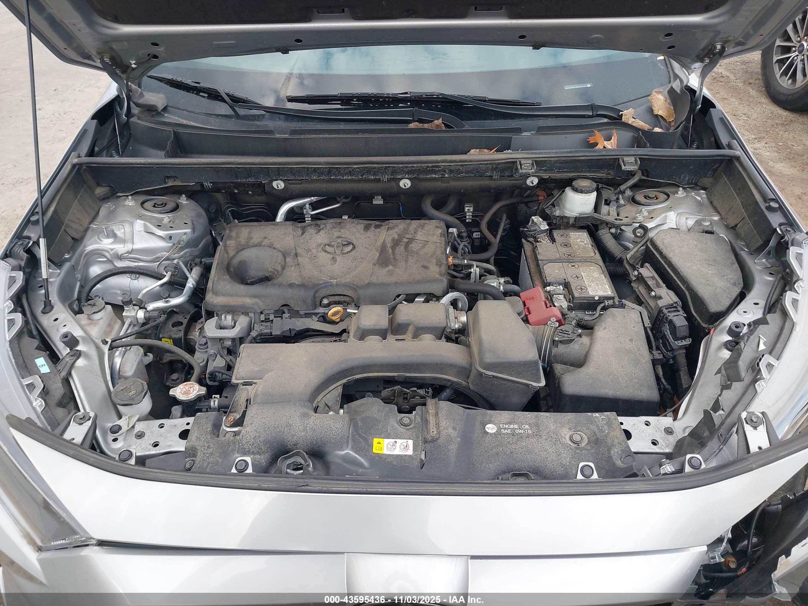 TOYOTA RAV4 image 10