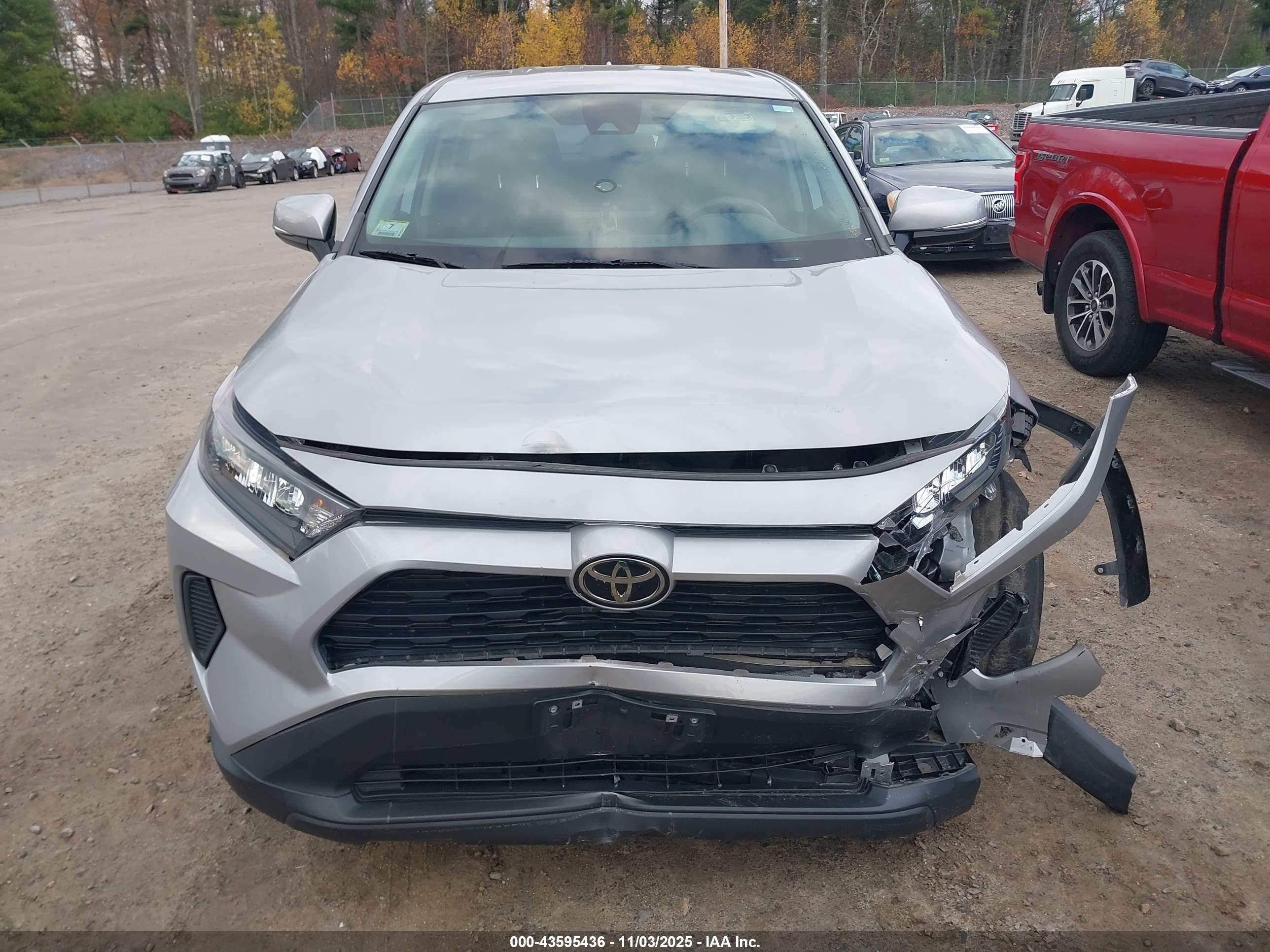 TOYOTA RAV4 image 6