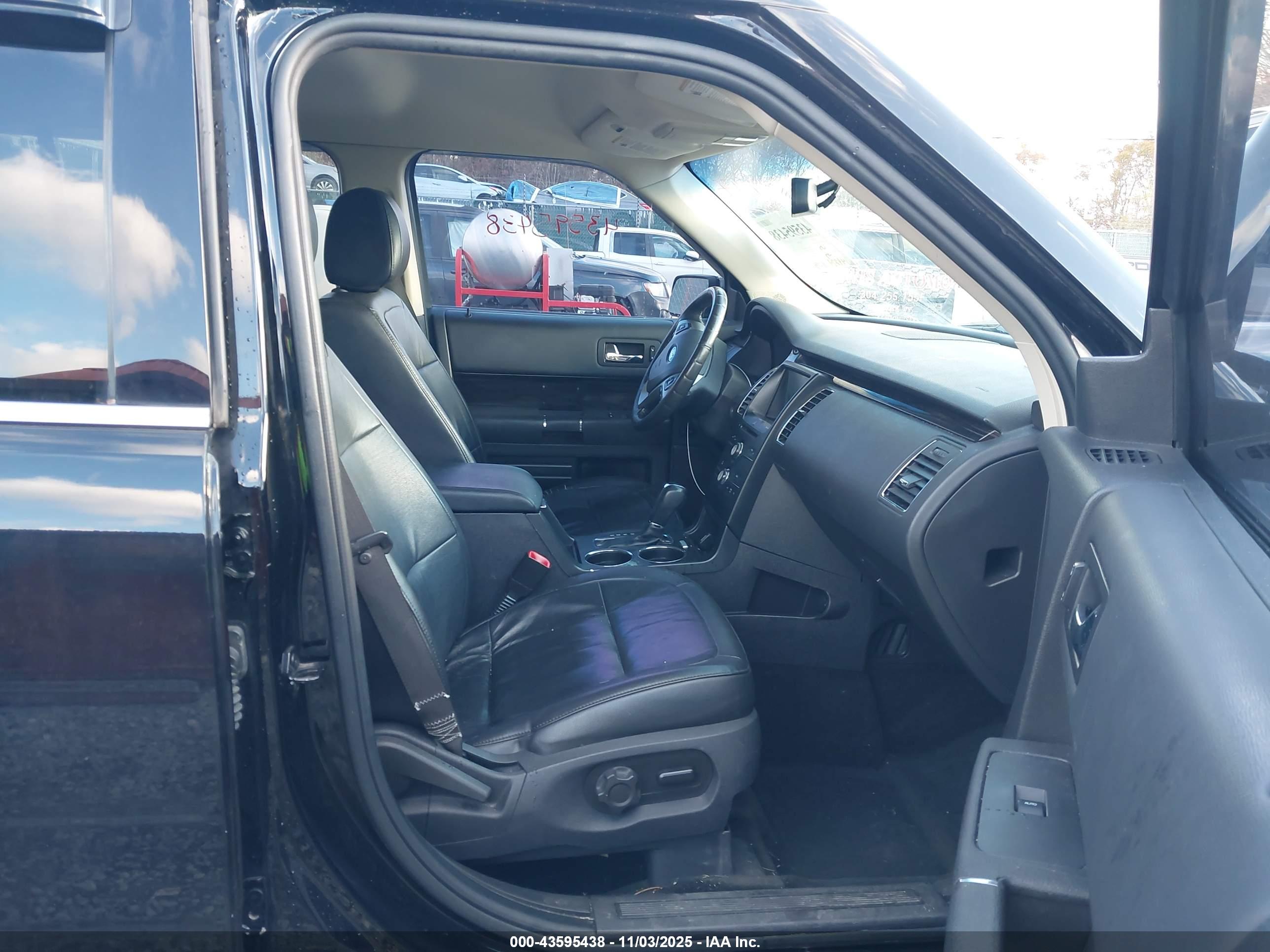 FORD FLEX image 5