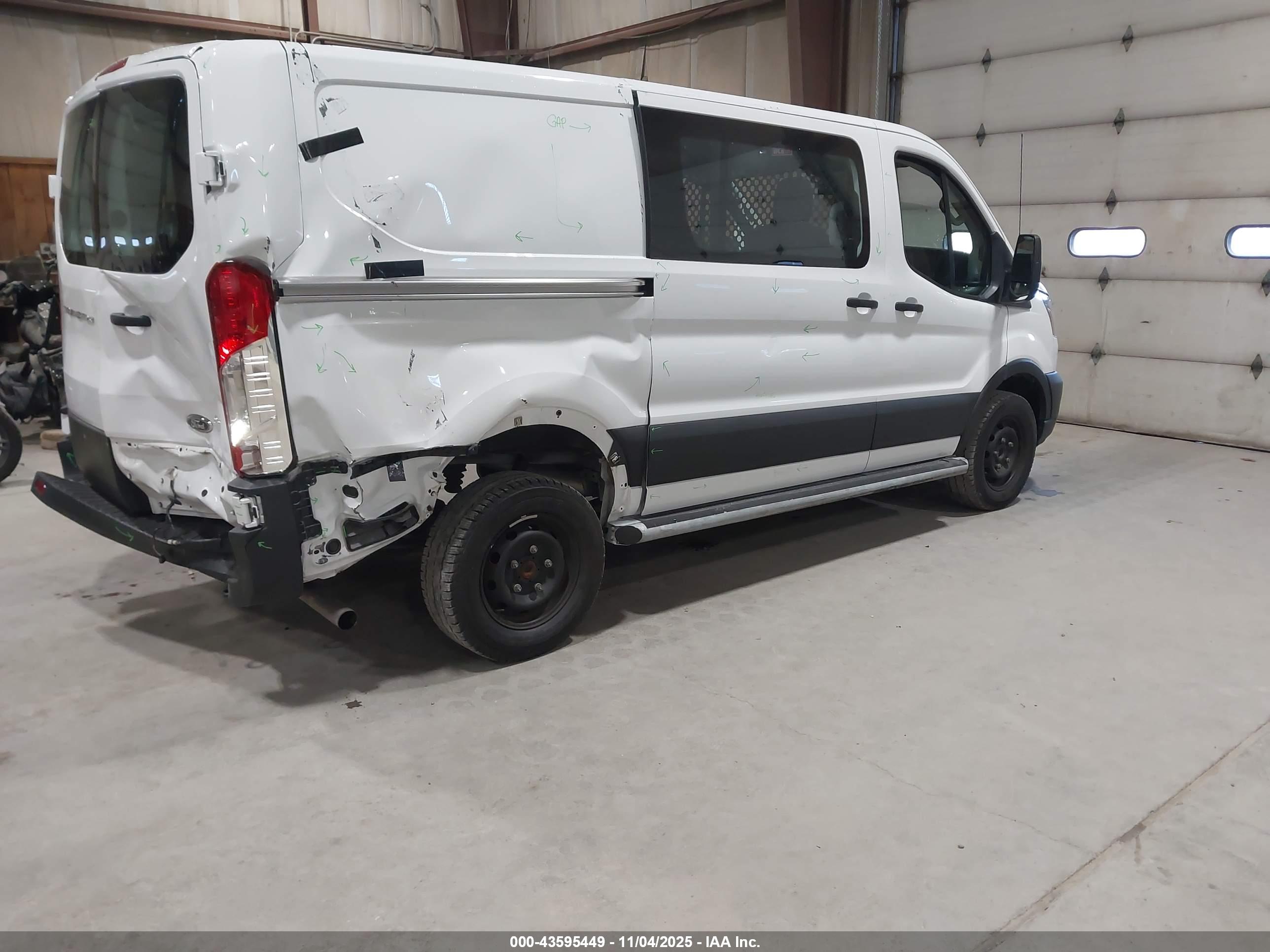 FORD TRANSIT-250 image 4