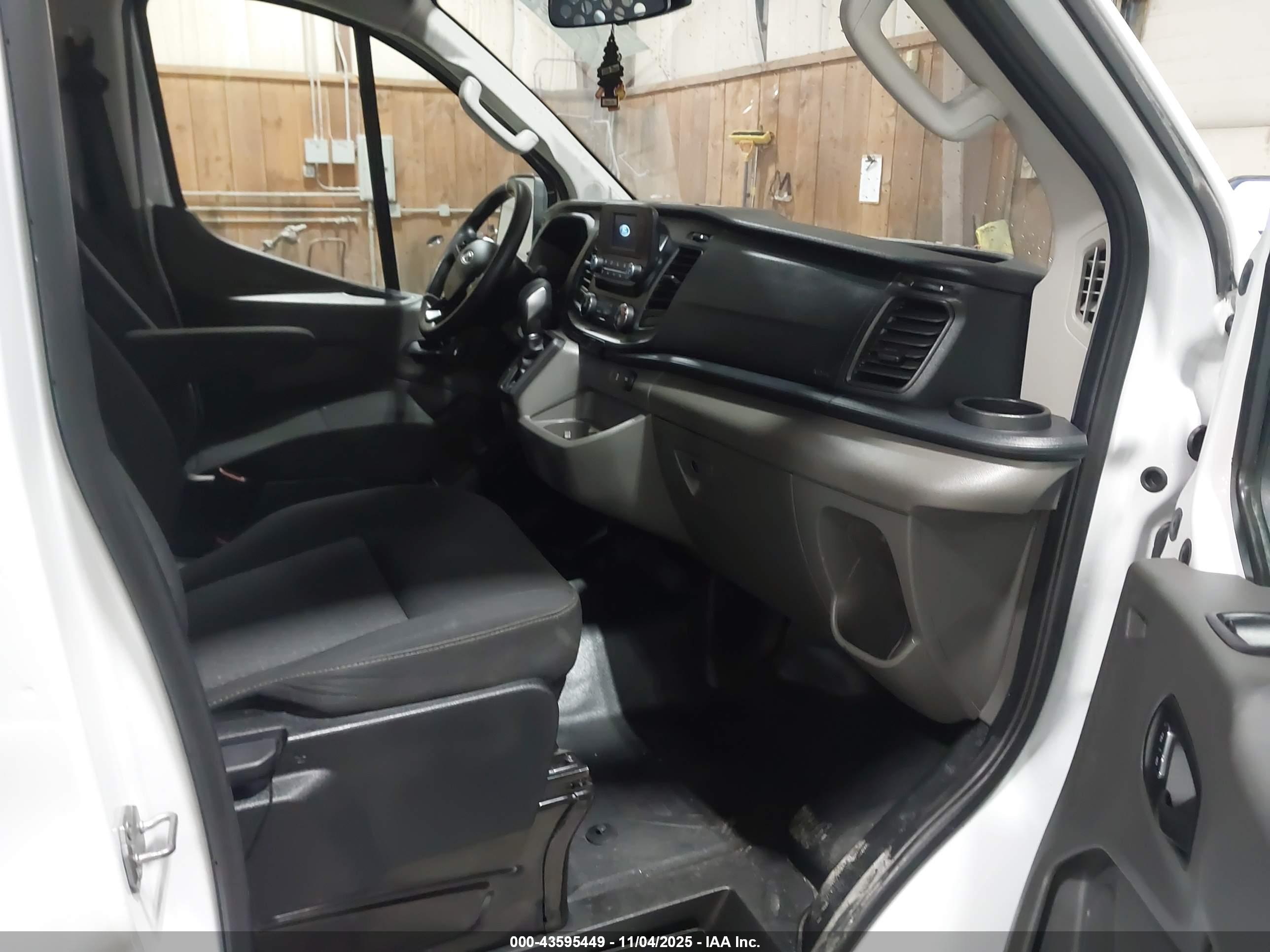 FORD TRANSIT-250 image 5