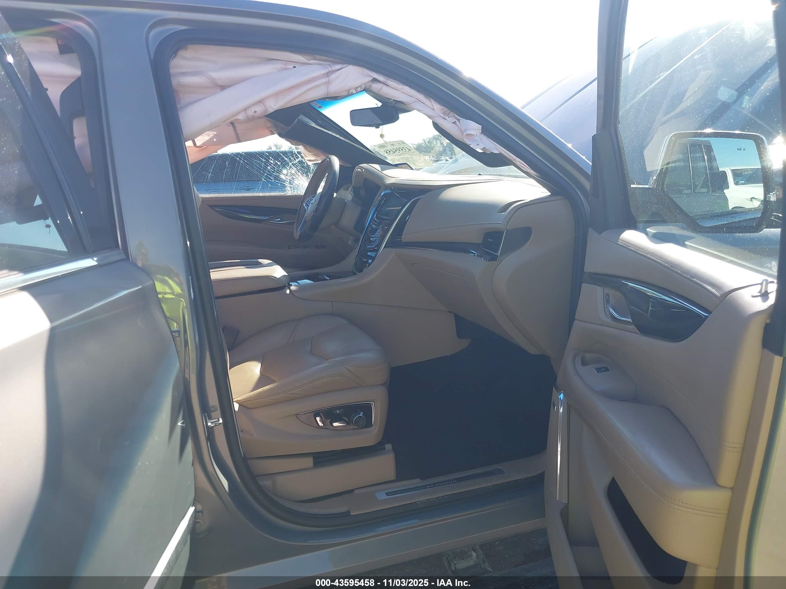 CADILLAC ESCALADE image 5