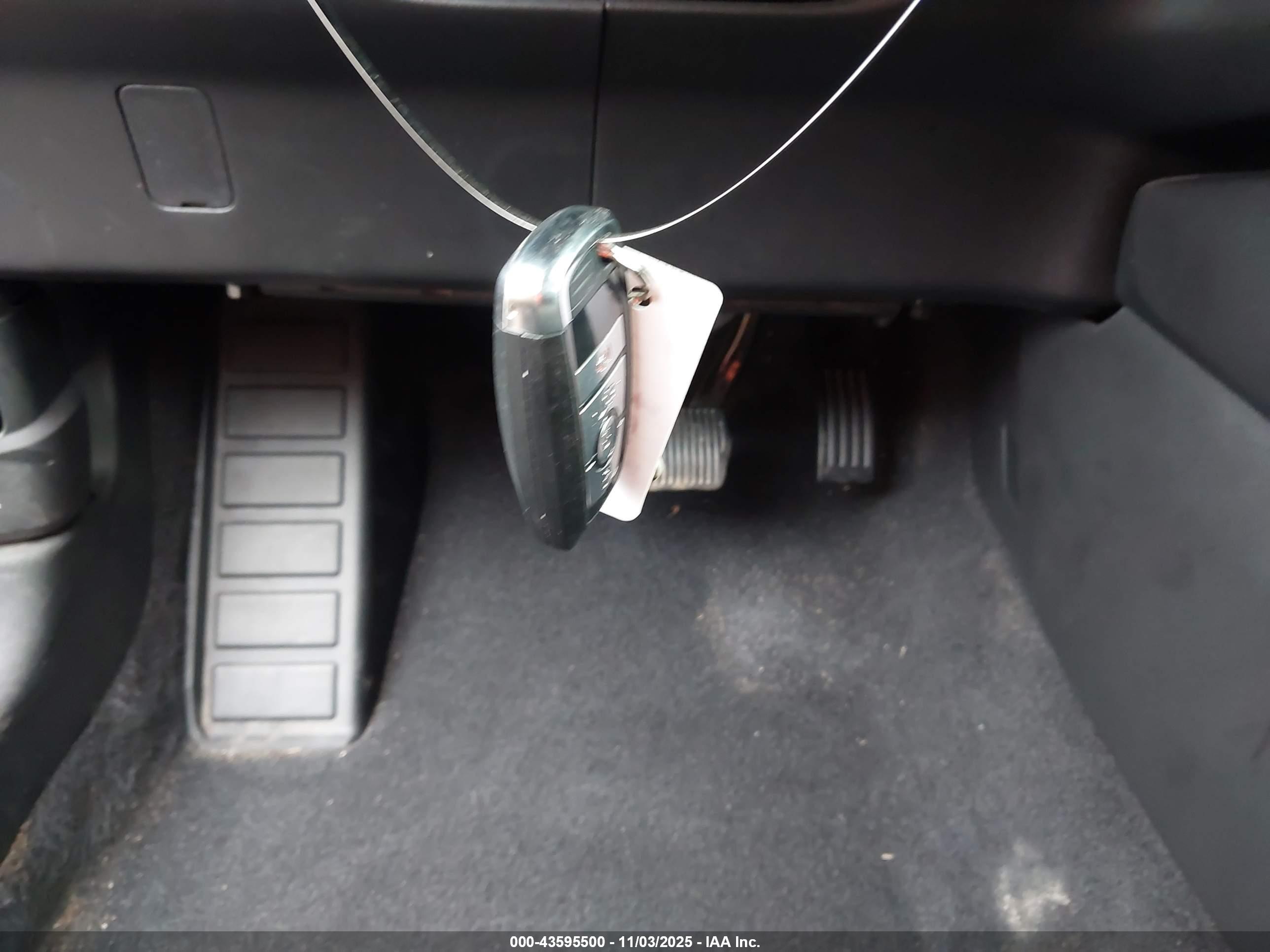 FORD ESCAPE image 11