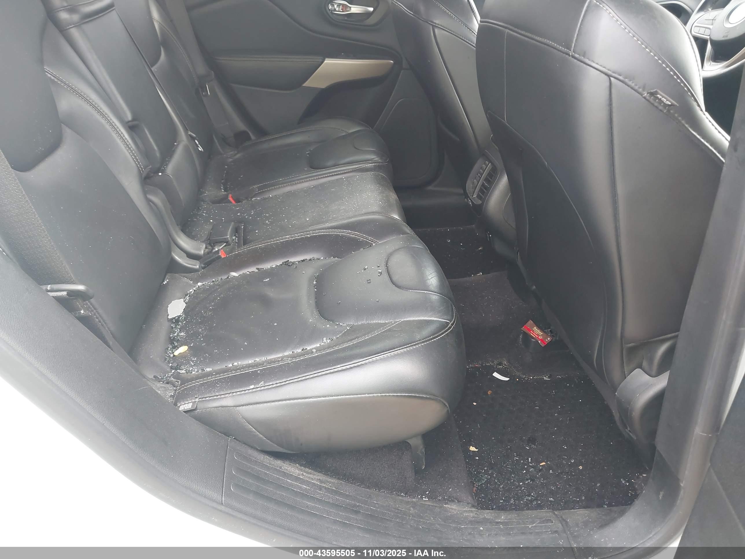 JEEP CHEROKEE image 8