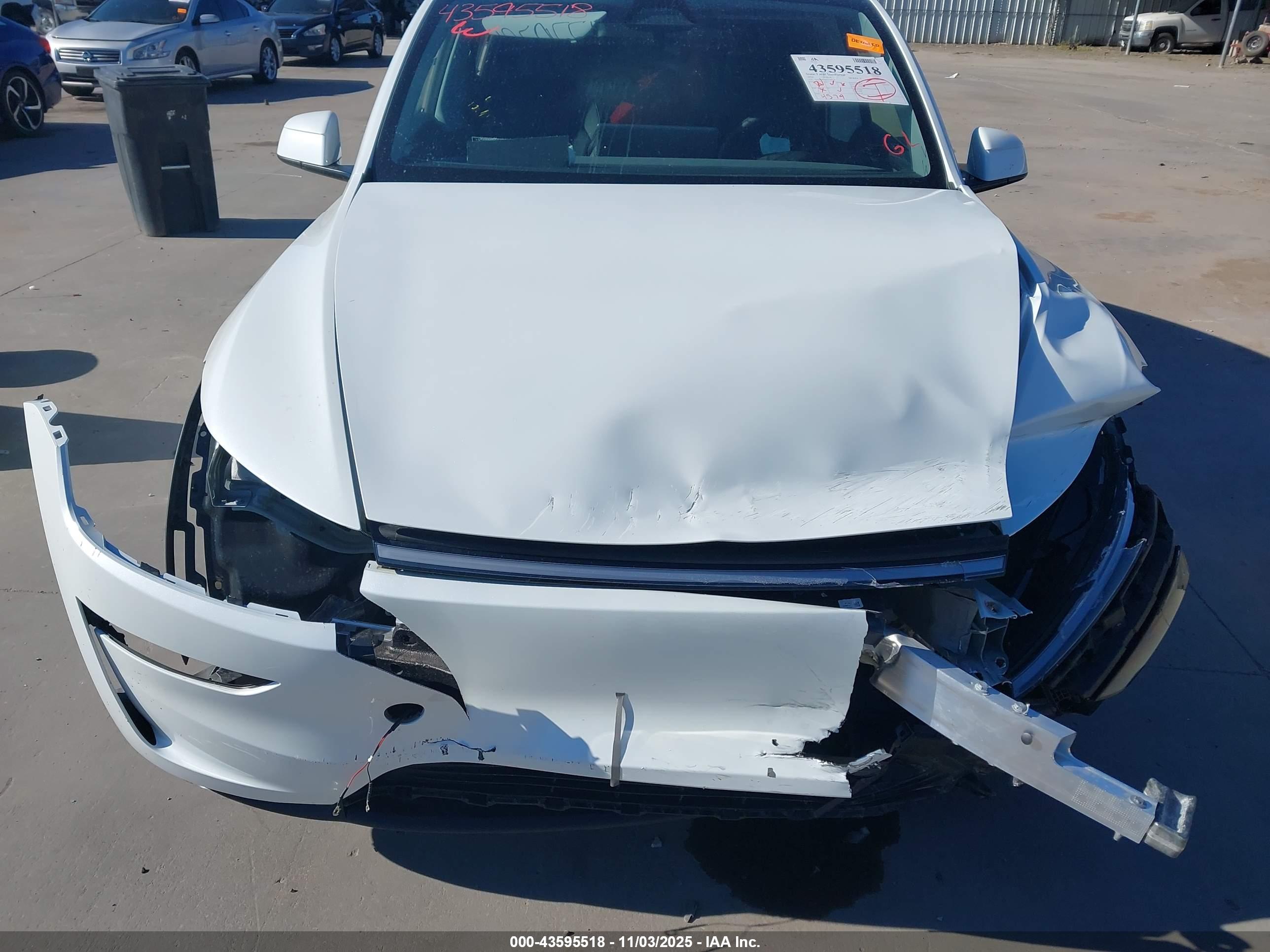 TESLA MODEL image 6