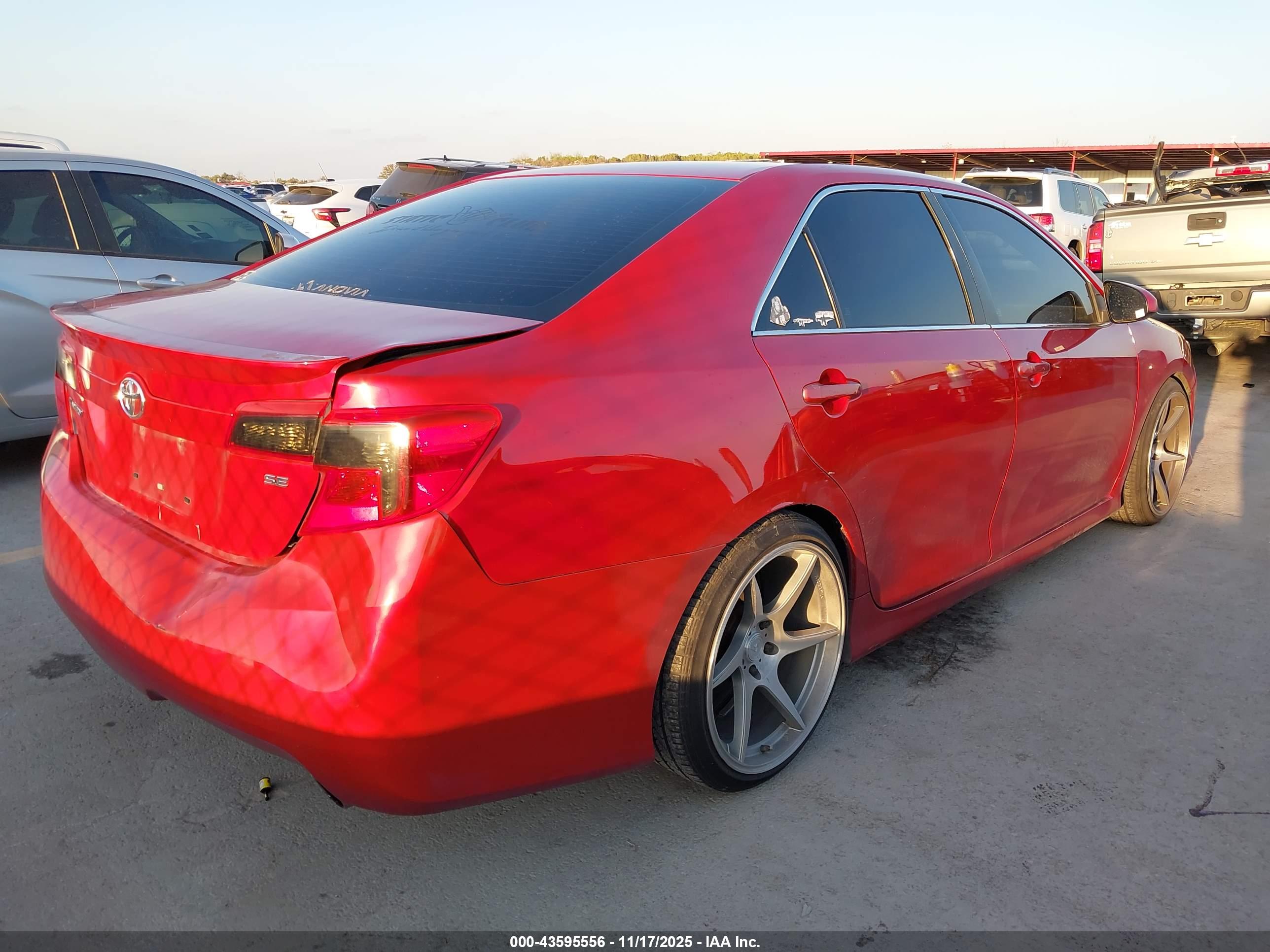 TOYOTA CAMRY image 4