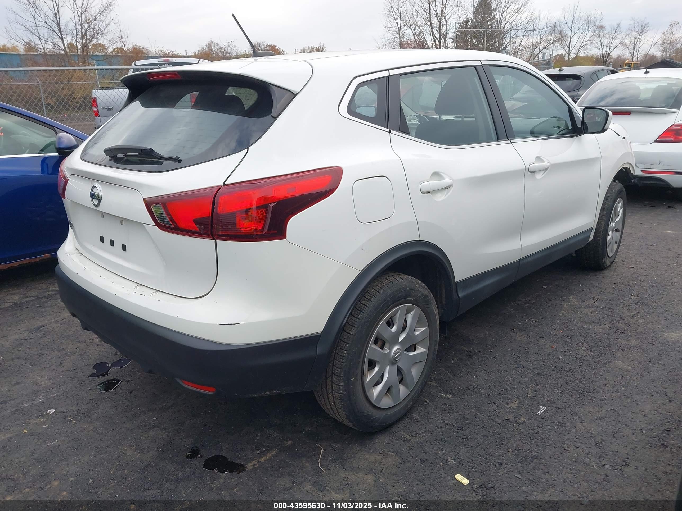 NISSAN ROGUE image 4
