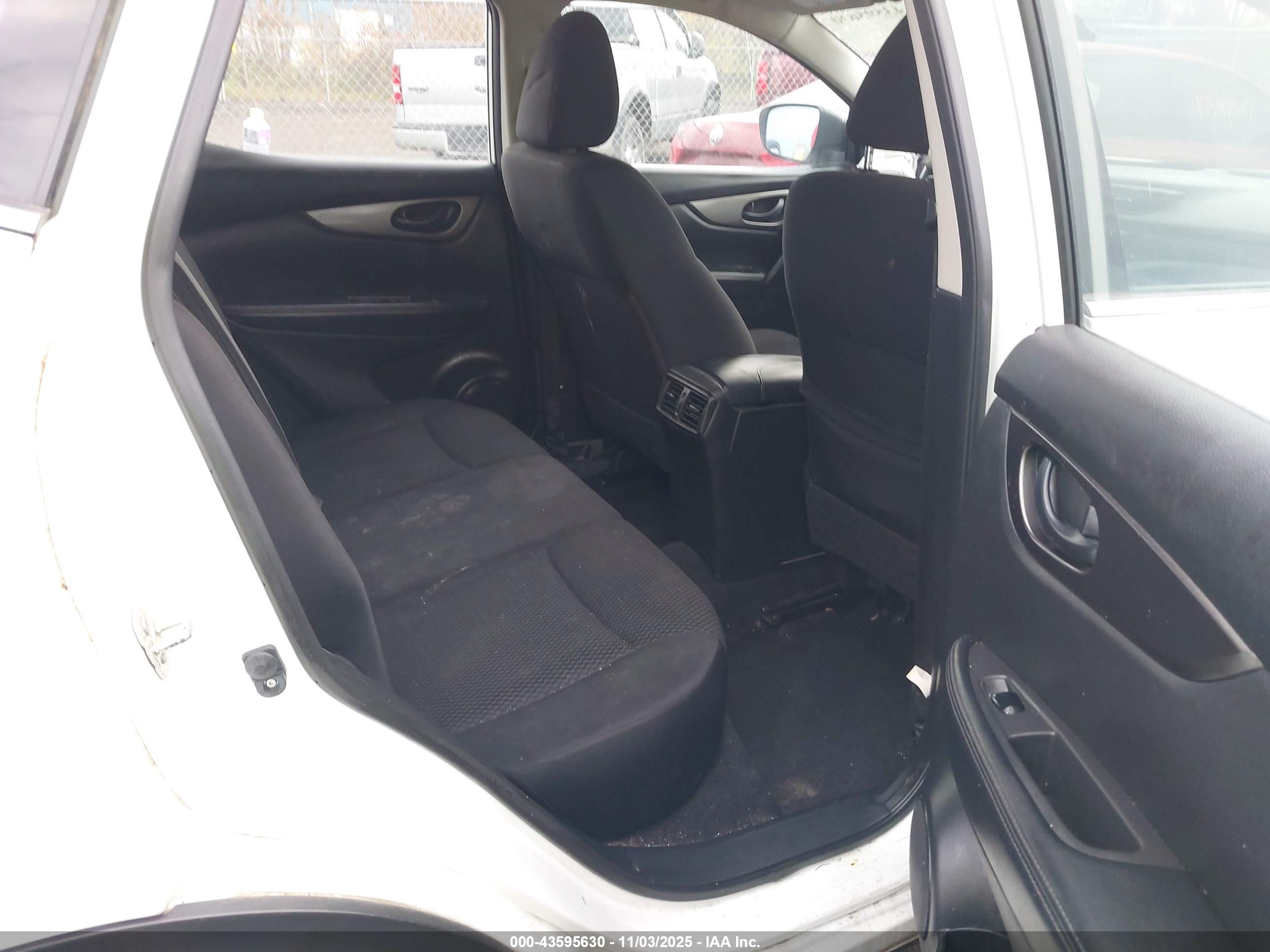 NISSAN ROGUE image 8