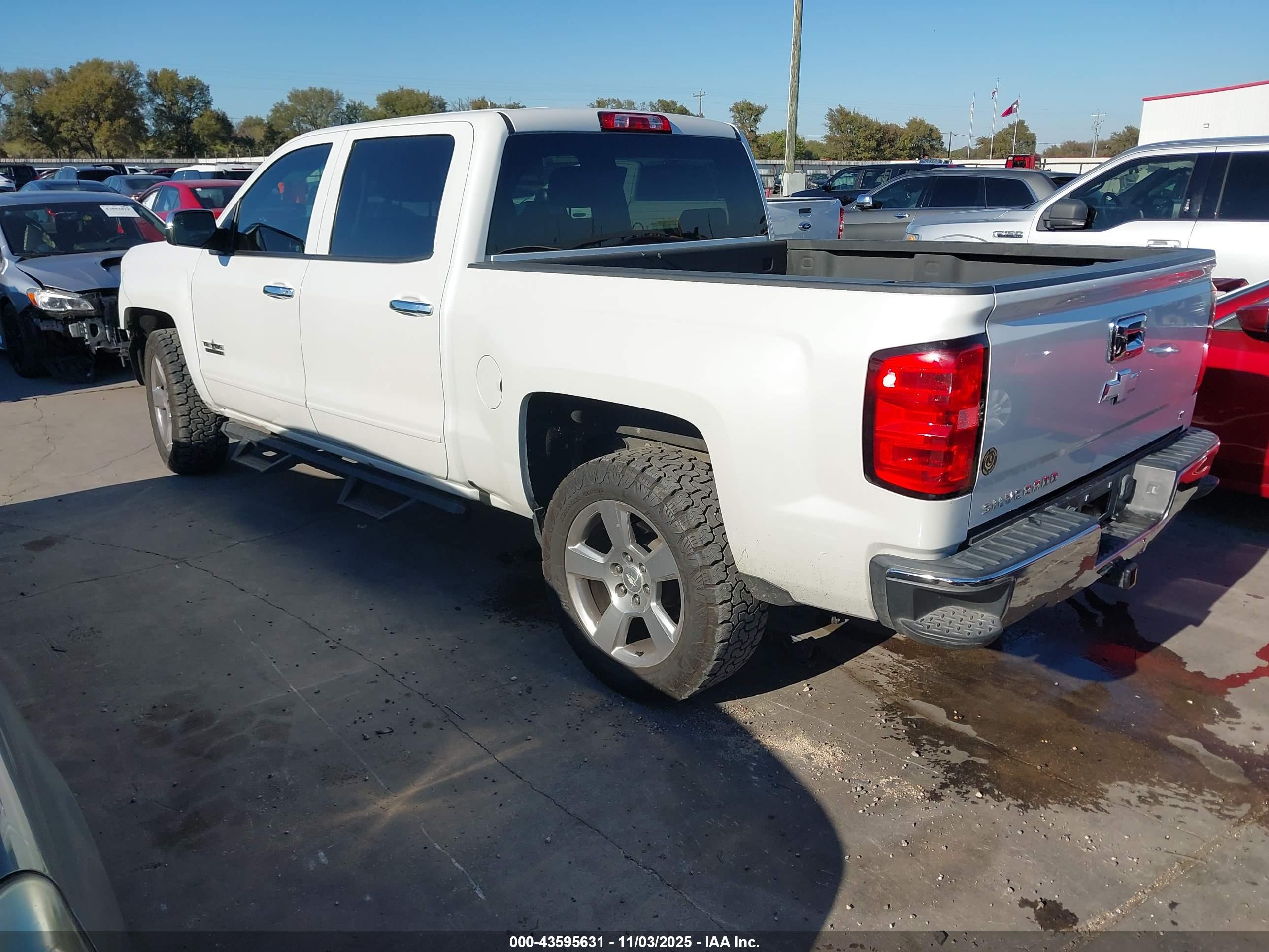 CHEVROLET SILVERADO image 3