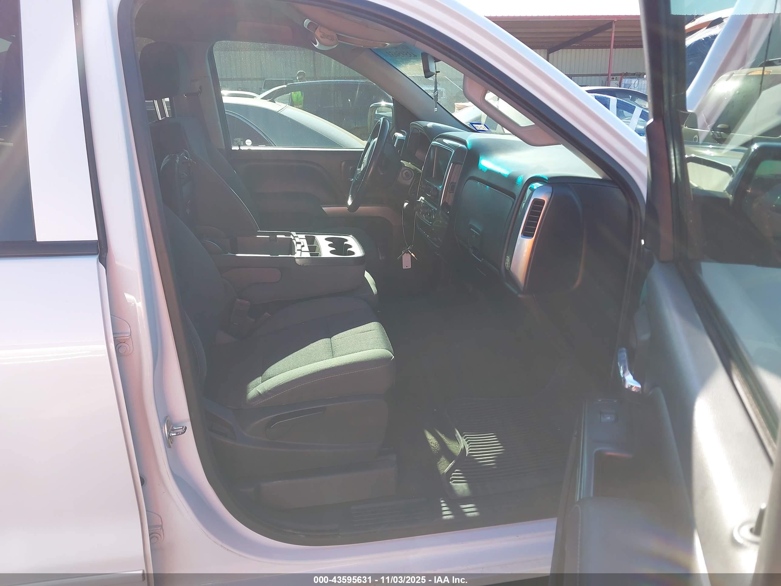 CHEVROLET SILVERADO image 5