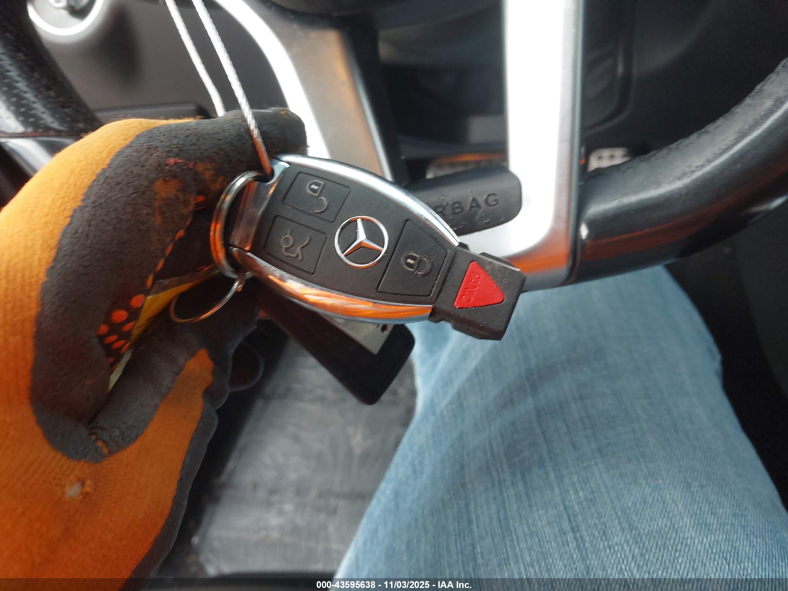 MERCEDES-BENZ E image 11