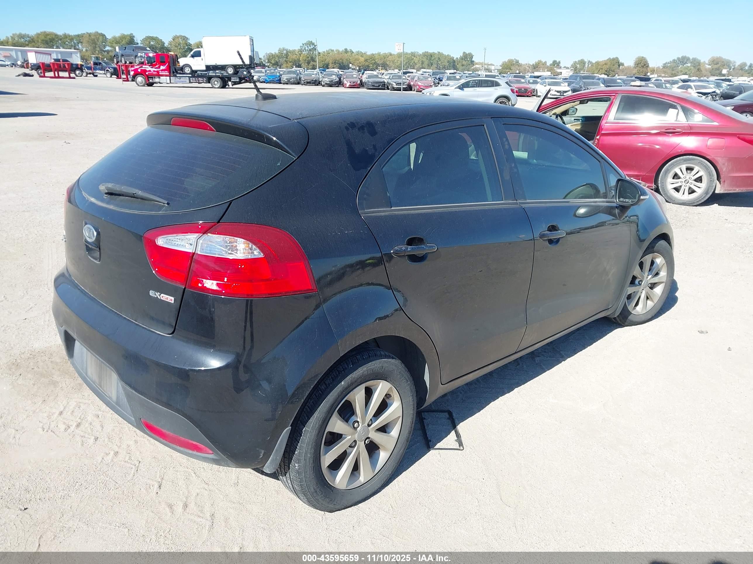 KIA RIO5 image 4