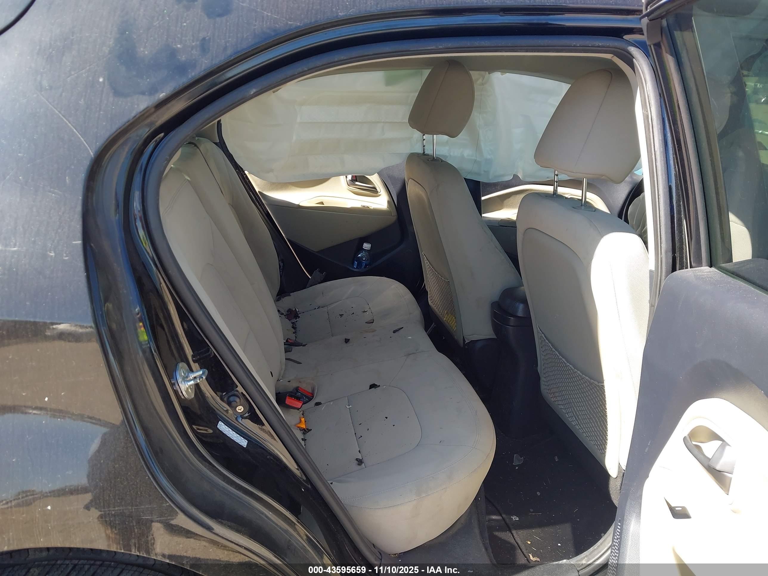 KIA RIO5 image 8