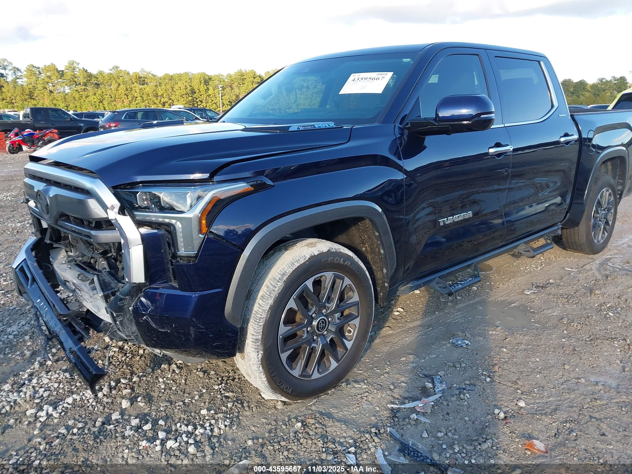 TOYOTA TUNDRA image 2