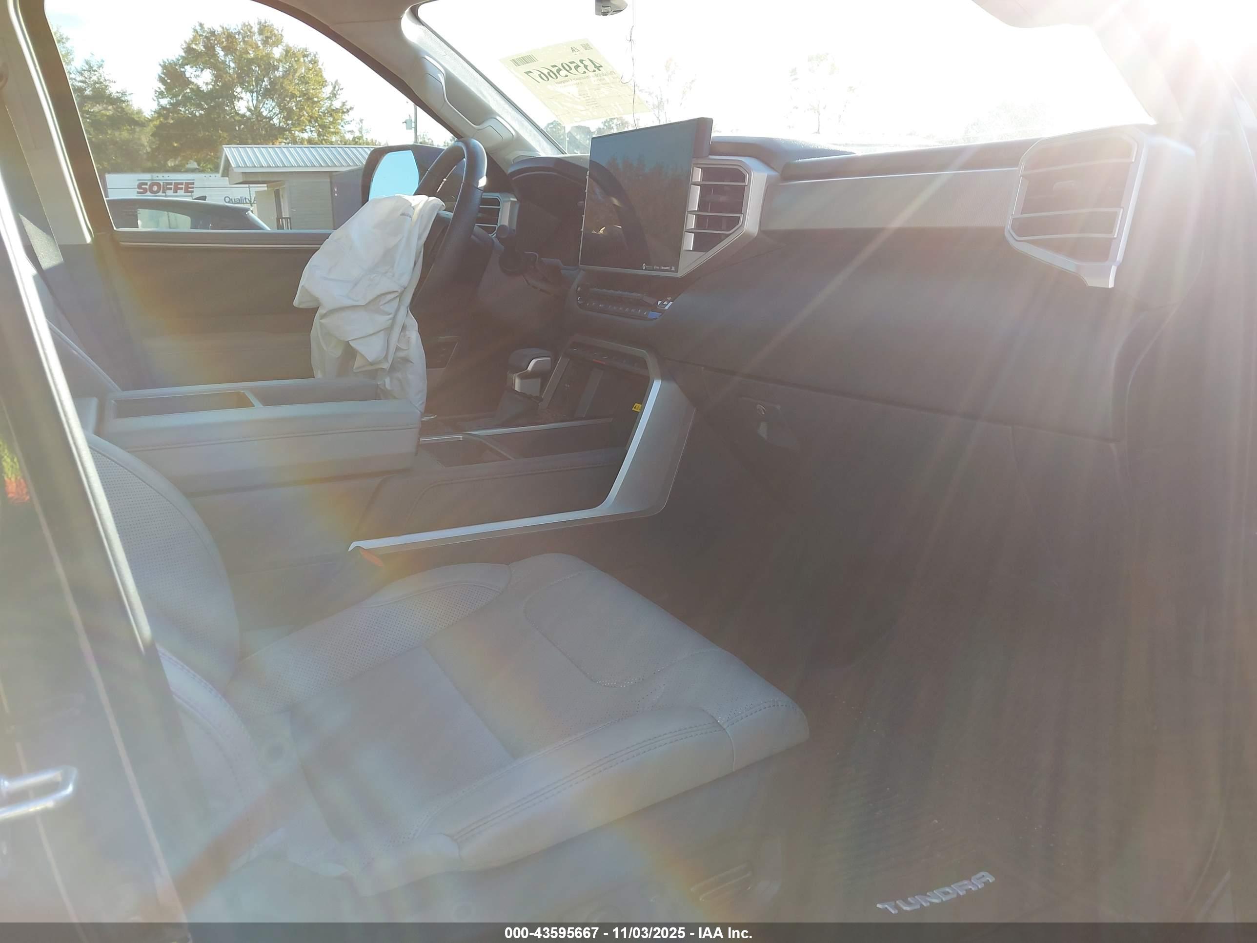 TOYOTA TUNDRA image 5