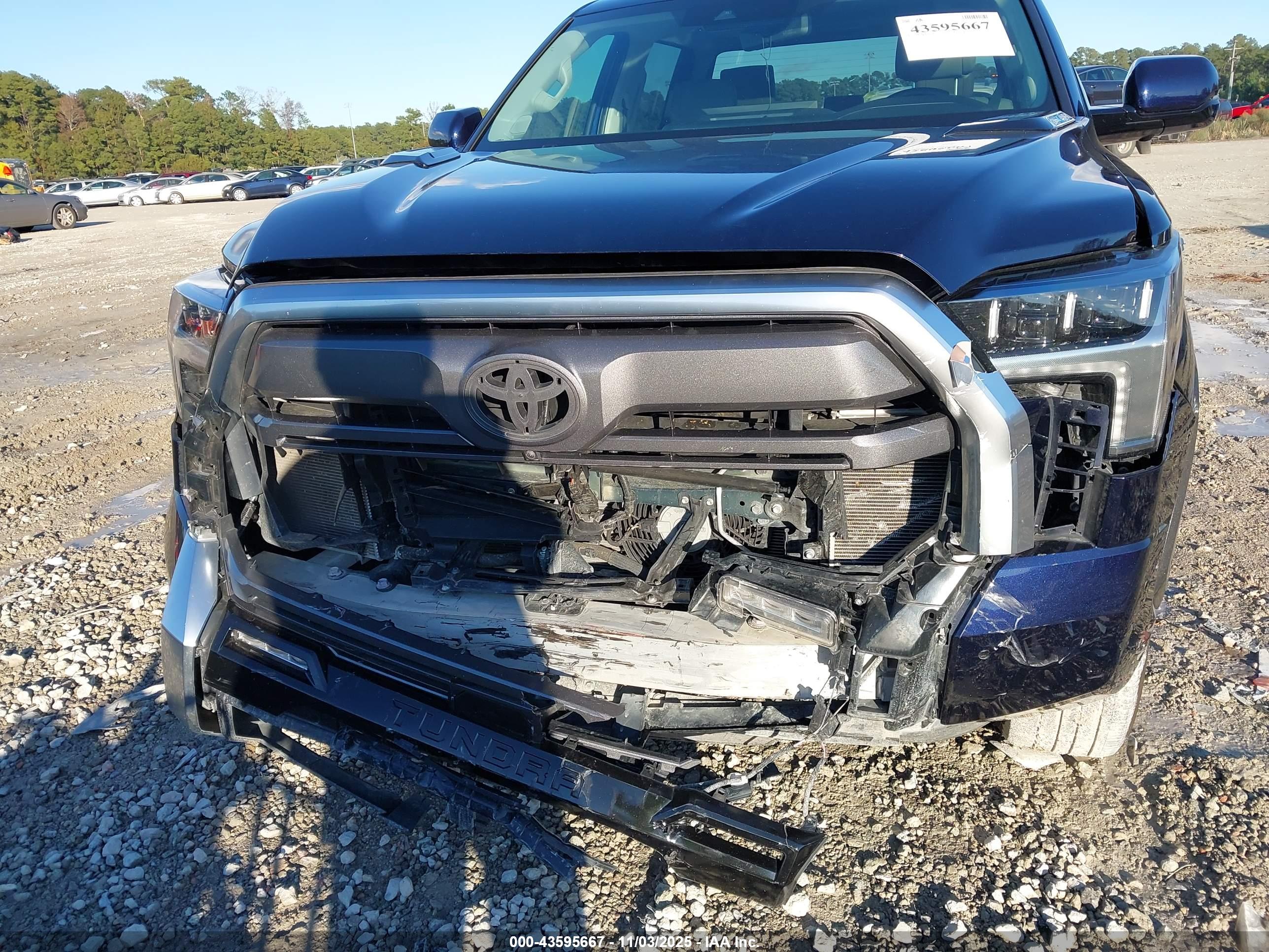 TOYOTA TUNDRA image 6